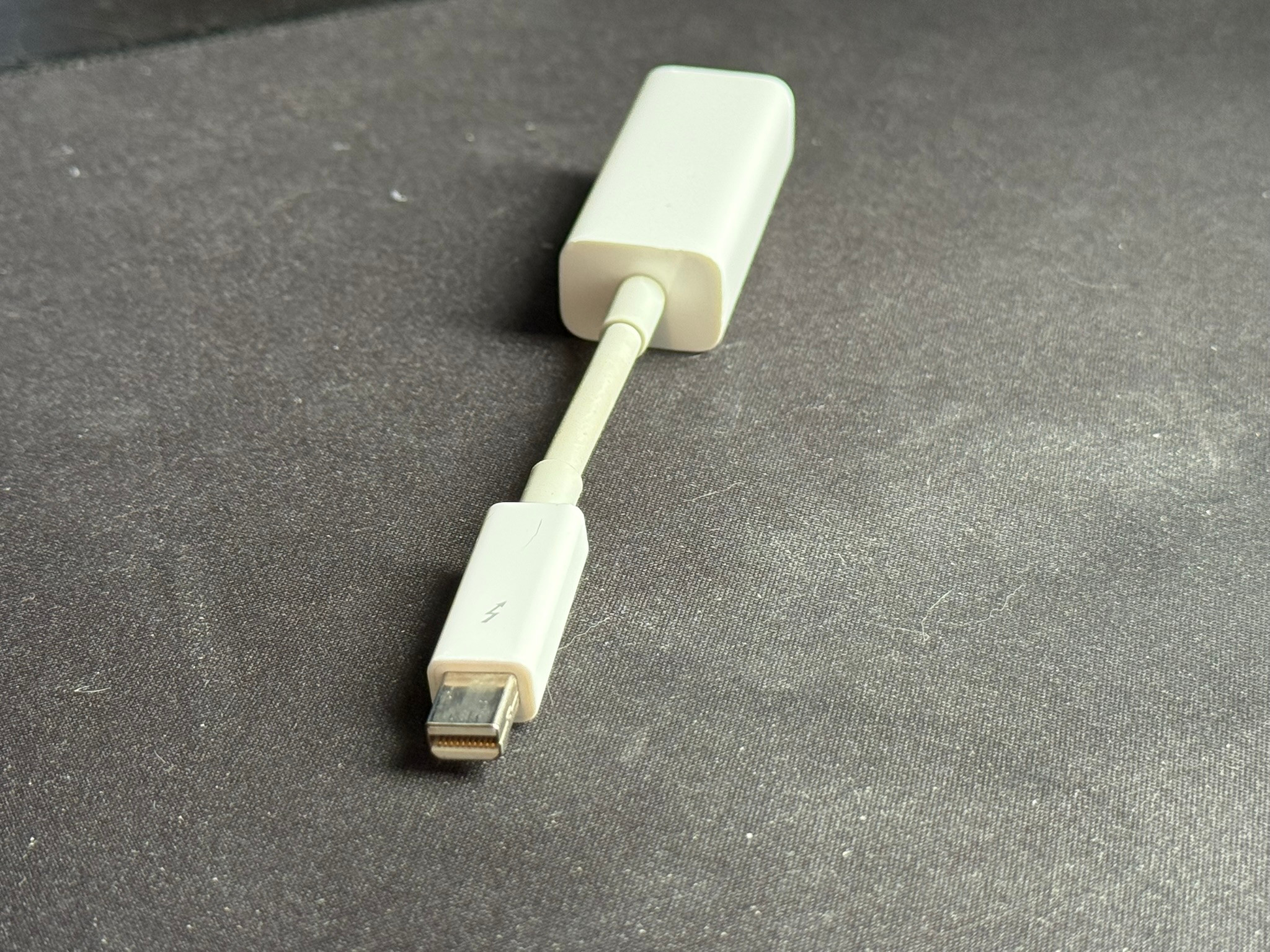 Apple Thunderbolt to FireWire Adapter - photo 3