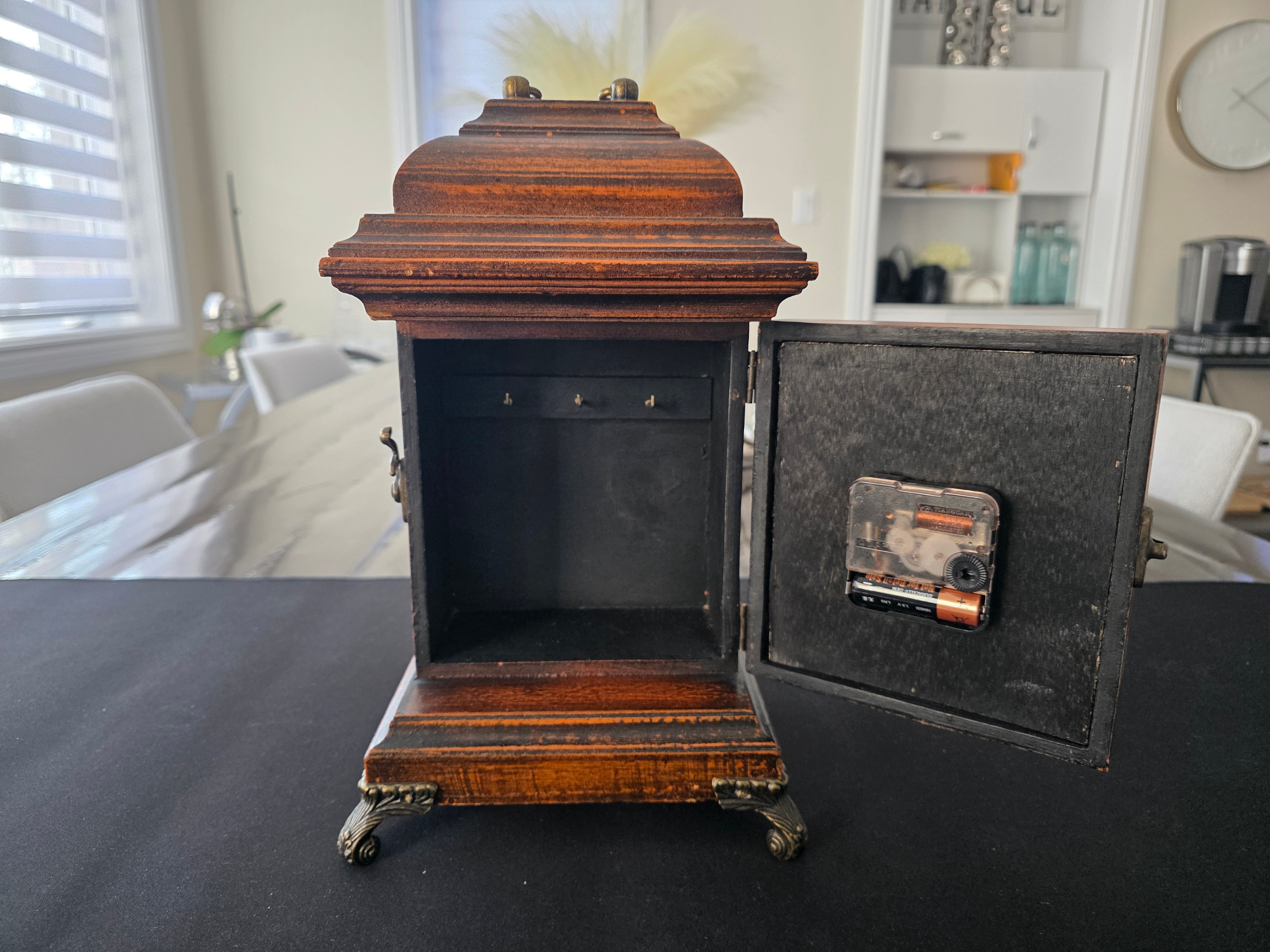 Vintage‐Style Wooden Mantel Clock - photo 2