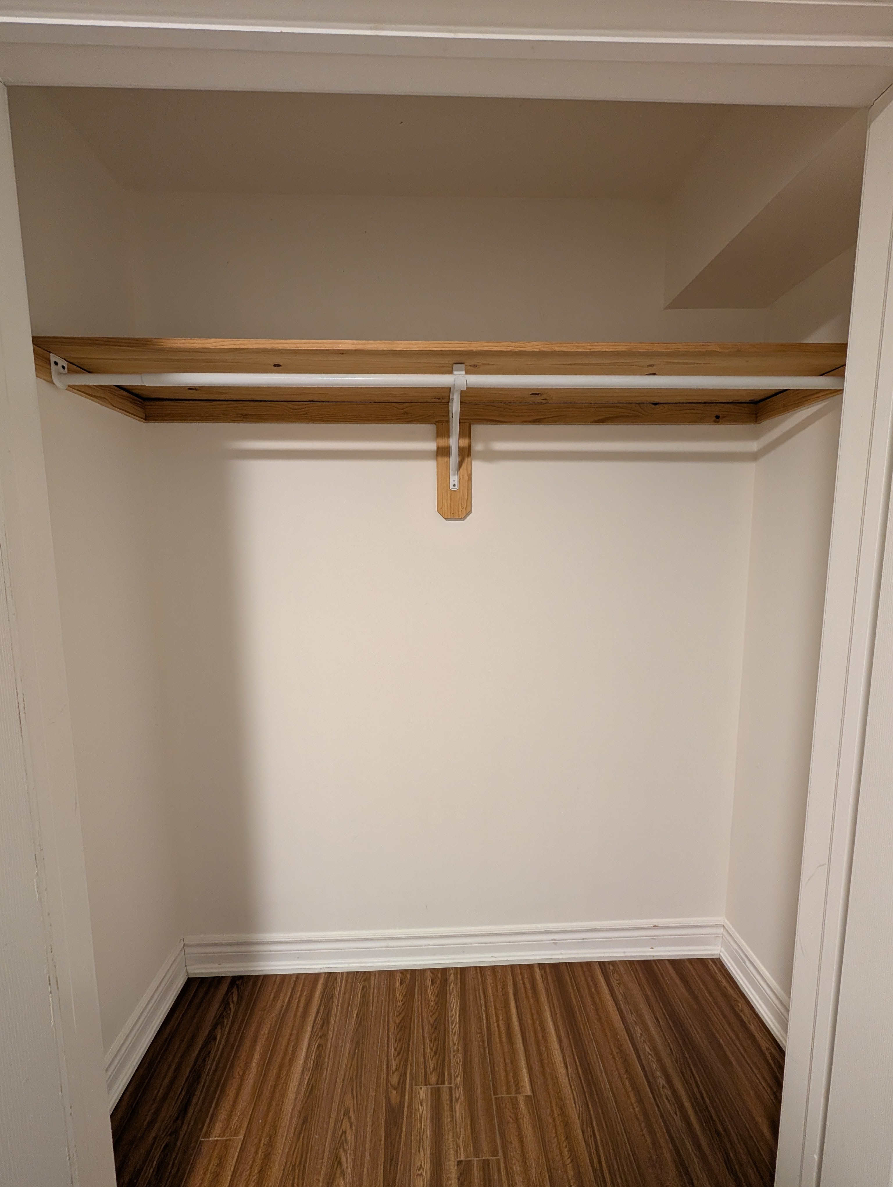 Furnished Private Room in Downtown Toronto; Utilities Included - photo 5