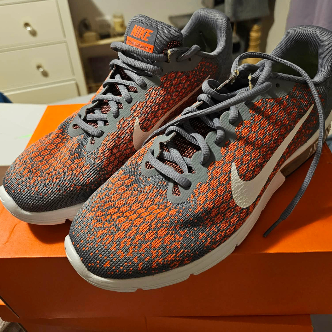 NIKE Mens AIR MAX Sequent 2  ORANGE GREY WHITE 852461-008