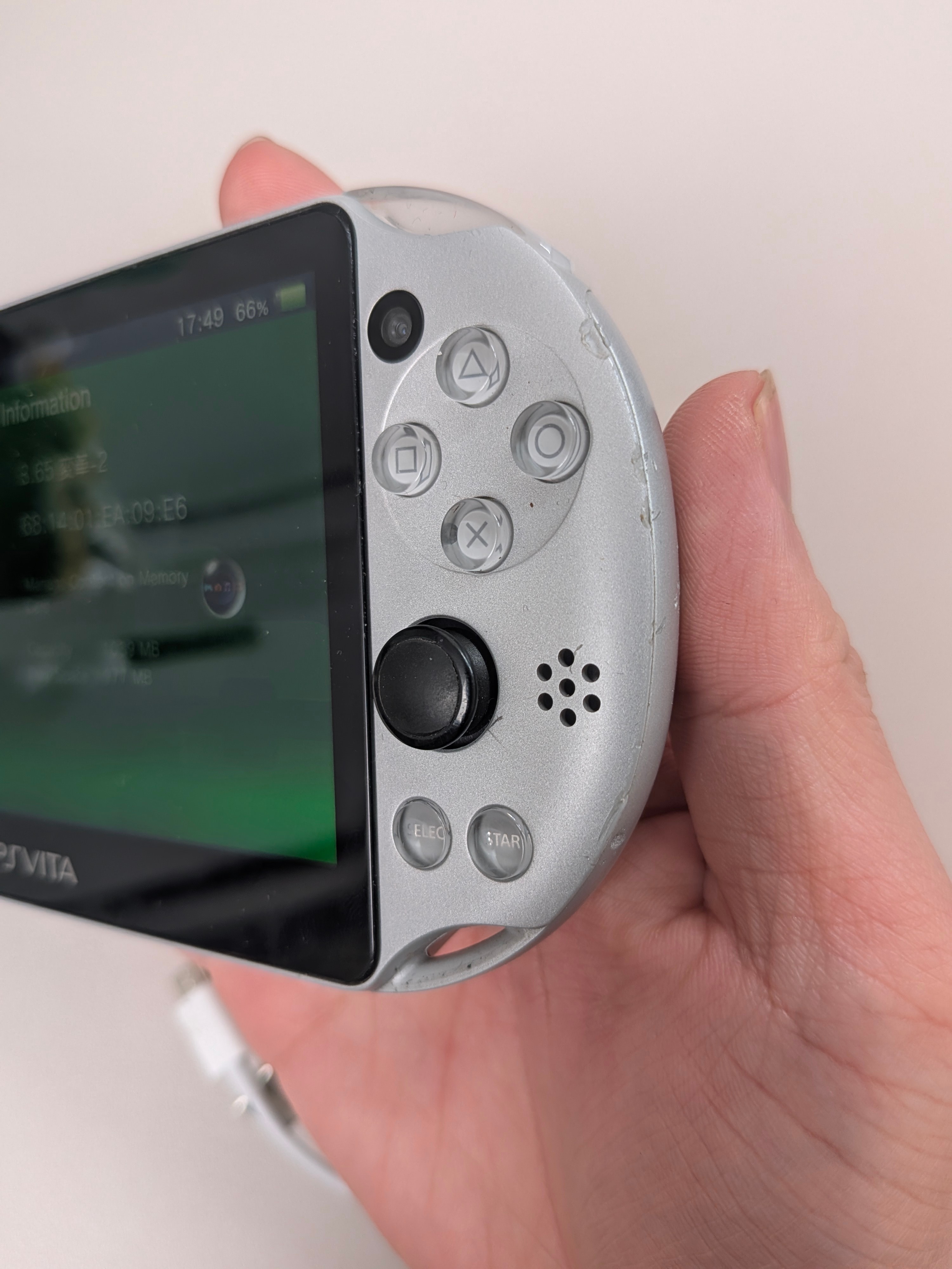 PSVita2000 LCD screen modded - photo 5