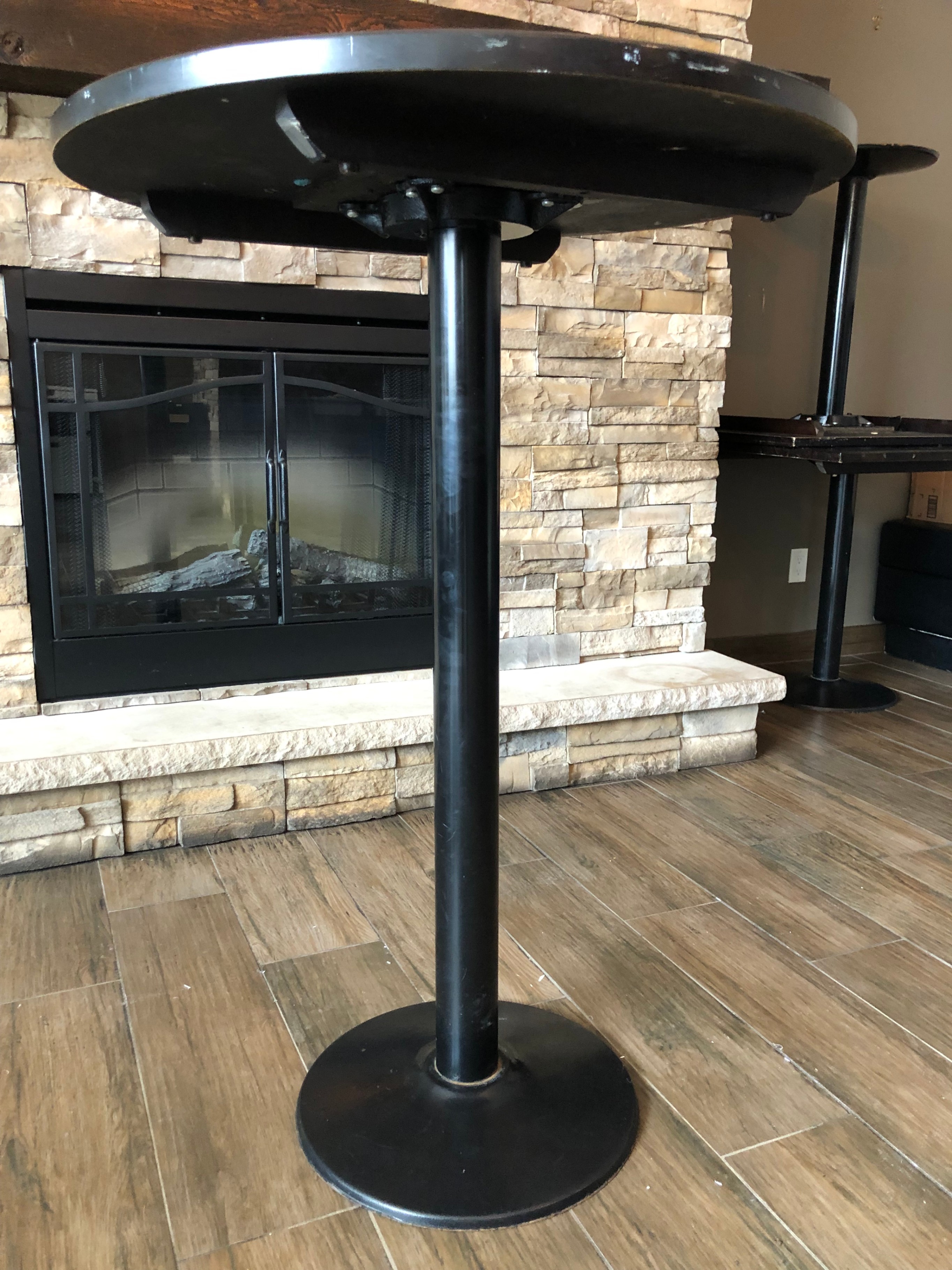 Round Bar Table - photo 2