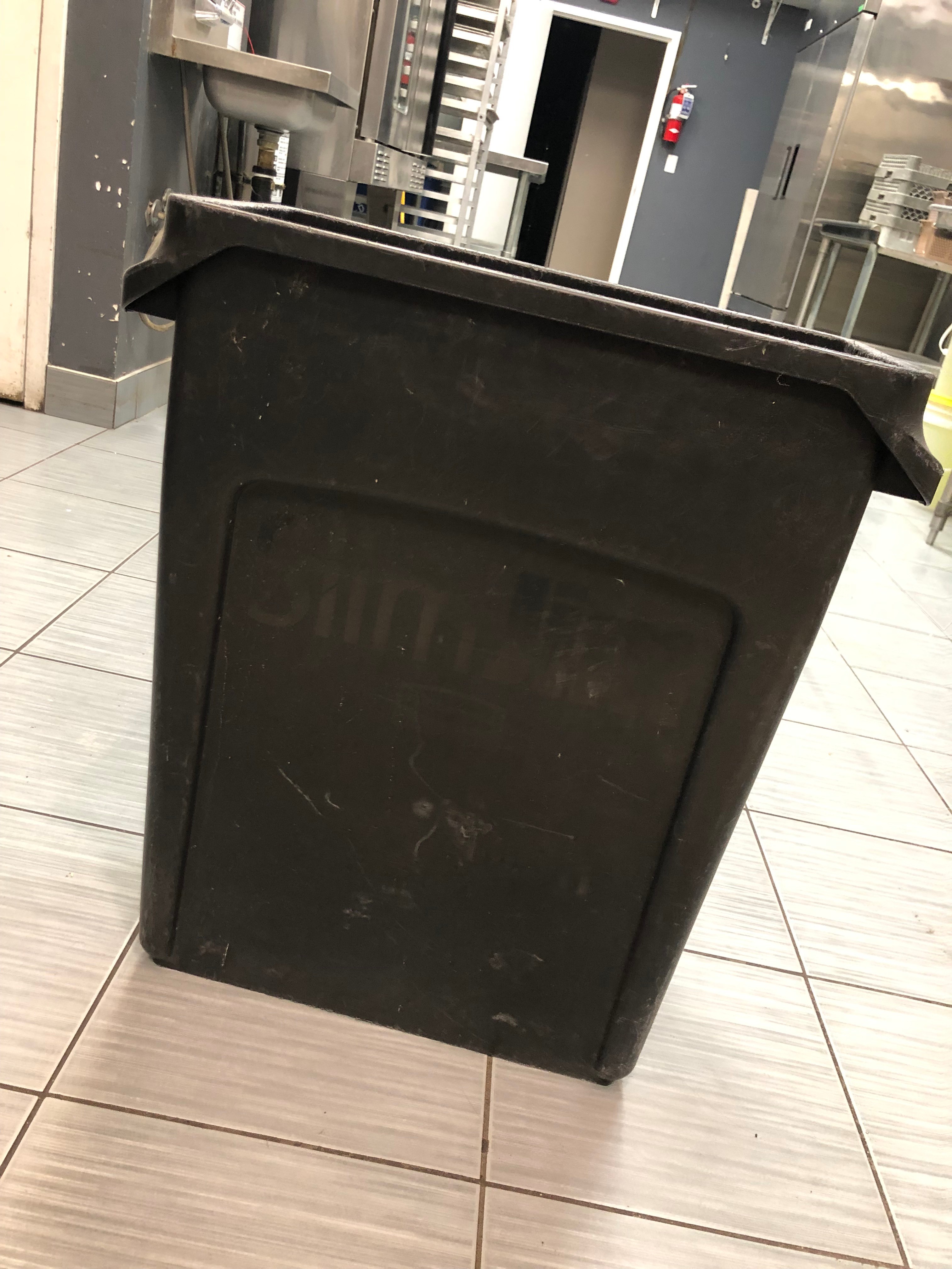 Rubbermaid Garbage Bins - photo 2