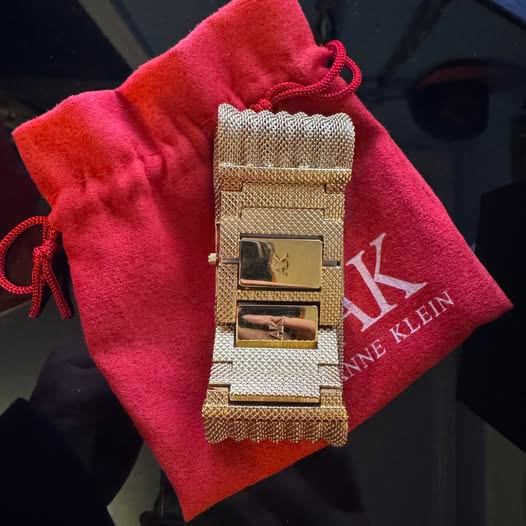 MUST GO - Women's Anne Klein Mesh Strap Diamond Watch - photo 4