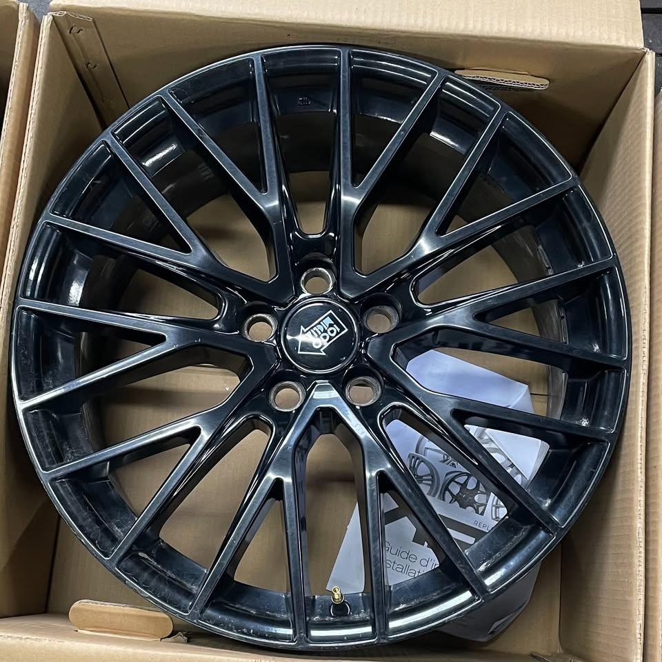WHEELS CAME OFF OF A RANGE ROVER - photo 2