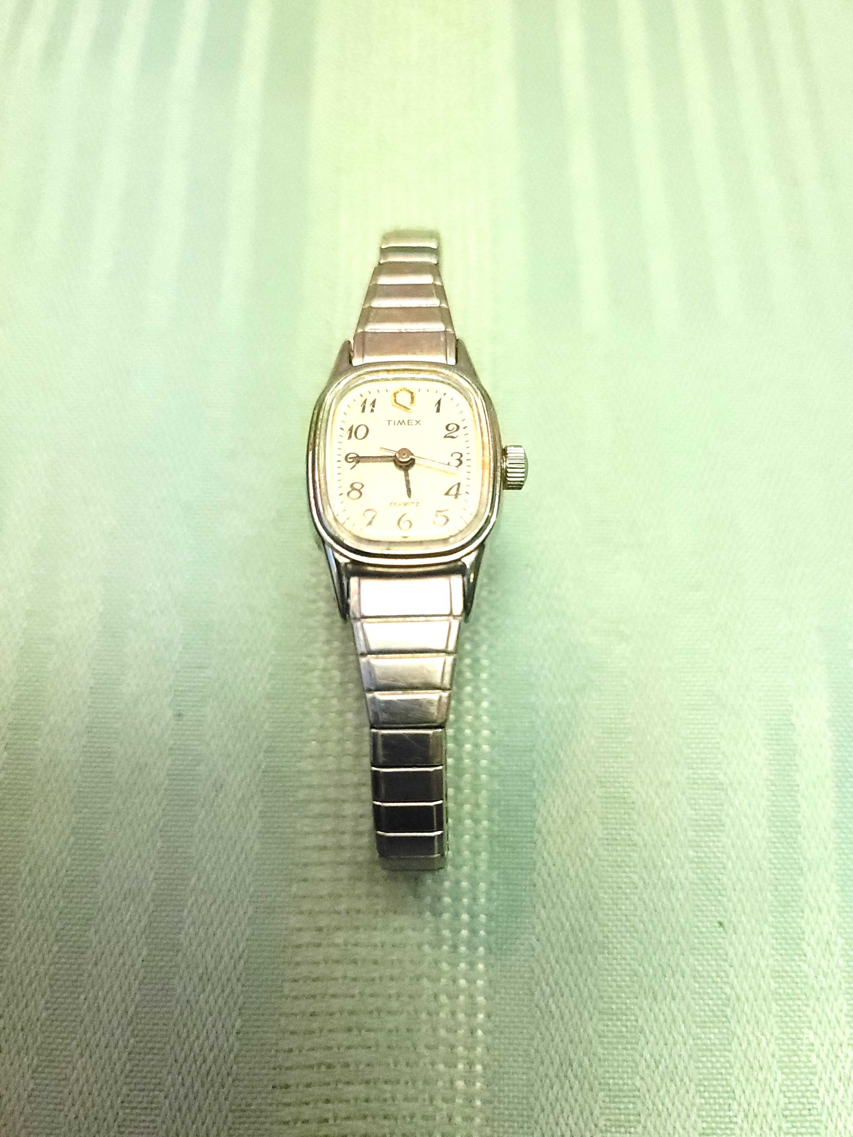 1980s Timex Q Ladies Watch Silver Tone Expansion Band New Batt. - photo 2