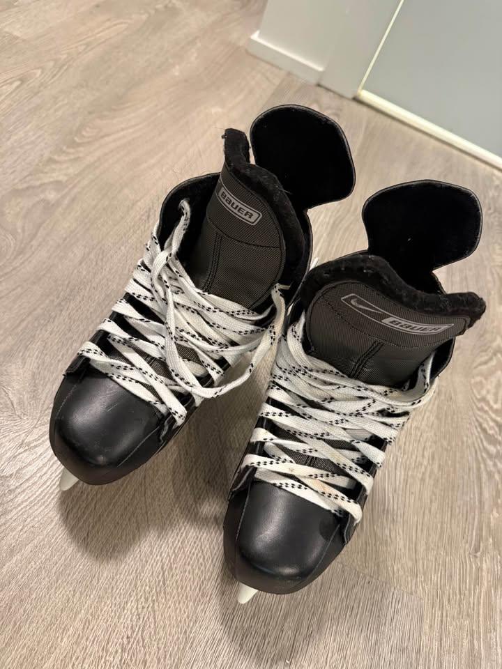Bauer Hockey Skates - Youth 4R (US5/UK4.5) - photo 3
