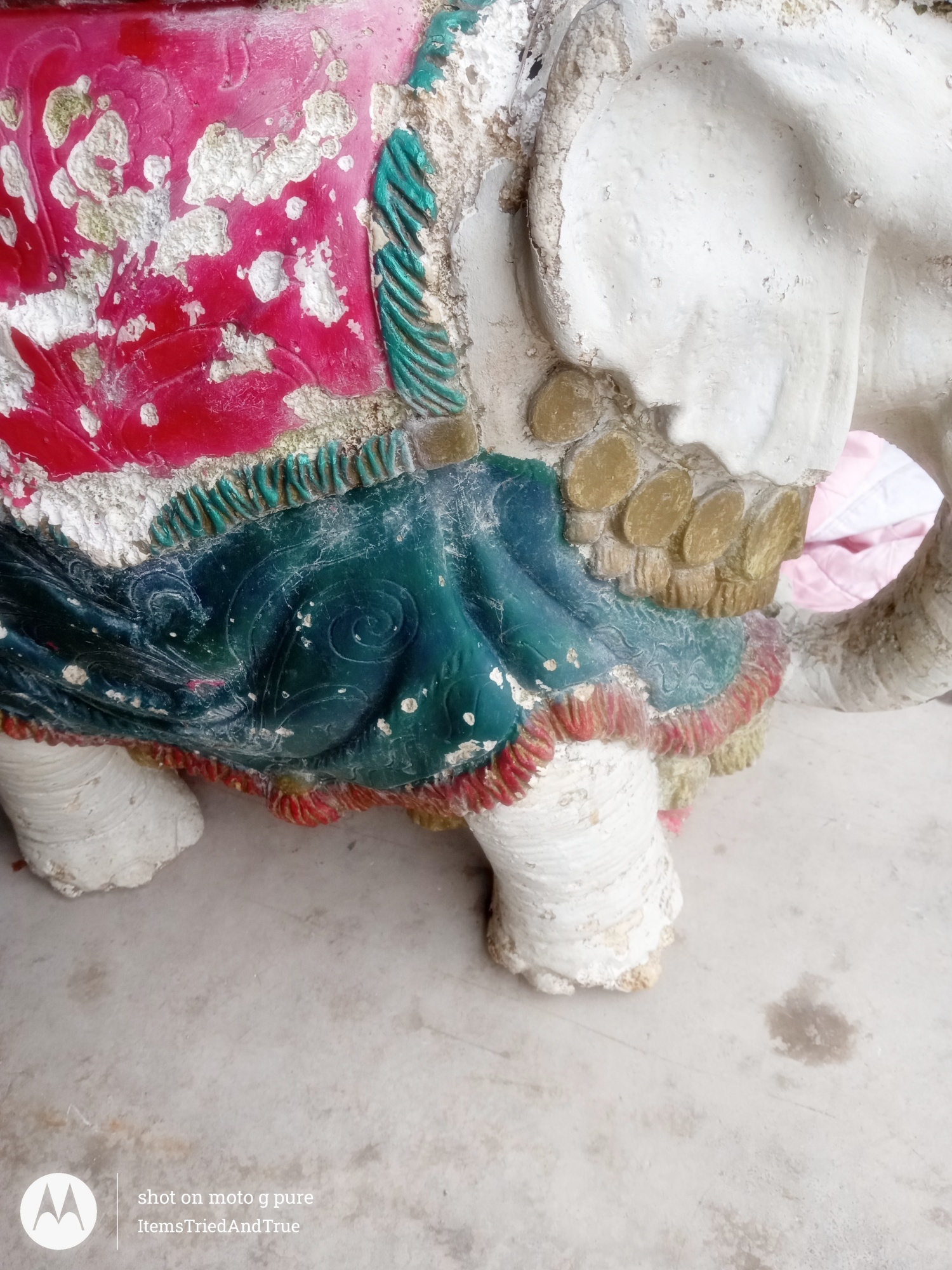 Vintage Hand‑Painted Elephant Statue – Ornate Decor Piece - photo 3