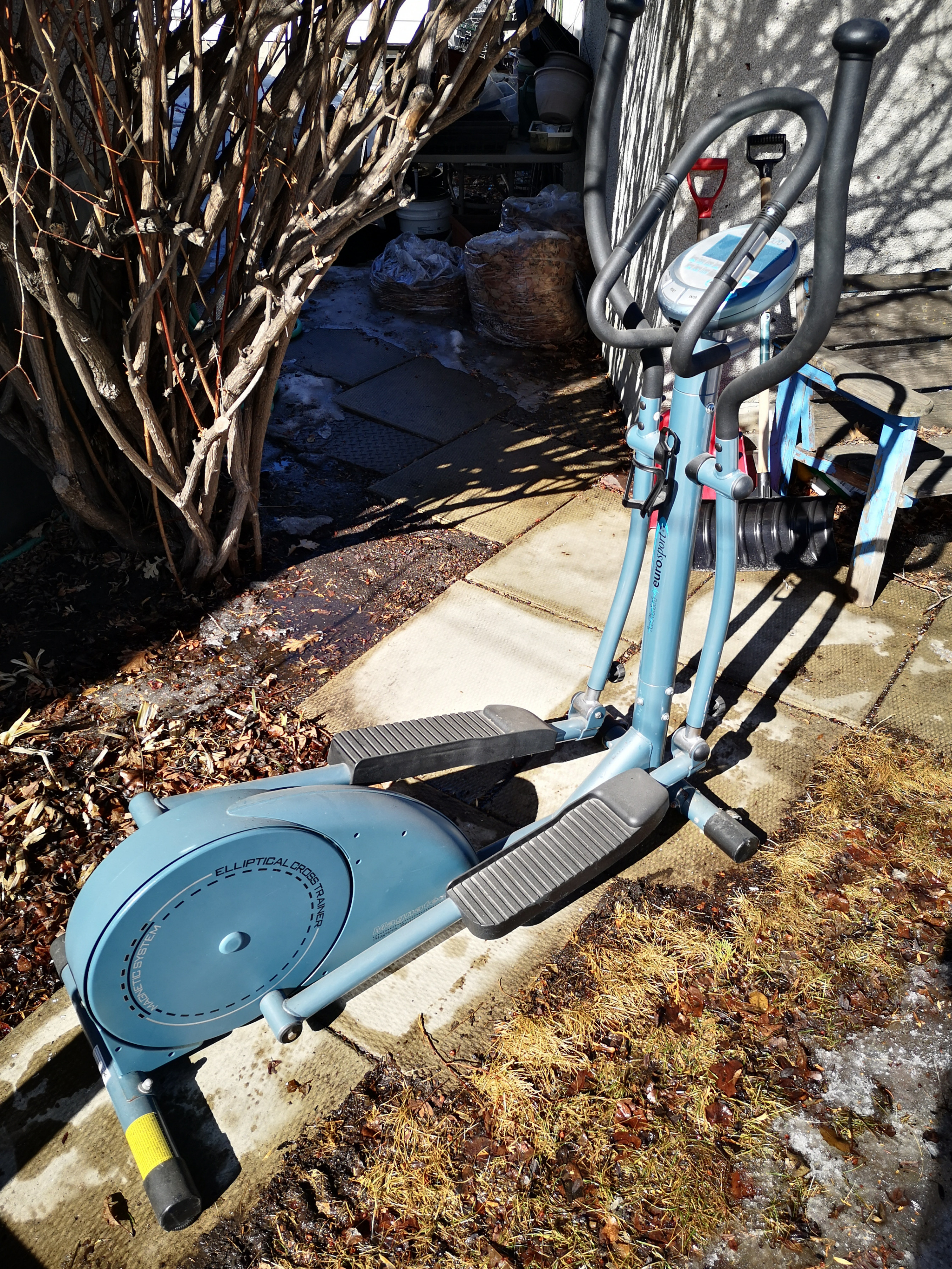 Eliptical Trainer - photo 2
