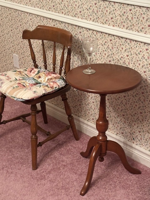 Solid Wood Pedestal Side Table / Wine Table - photo 5