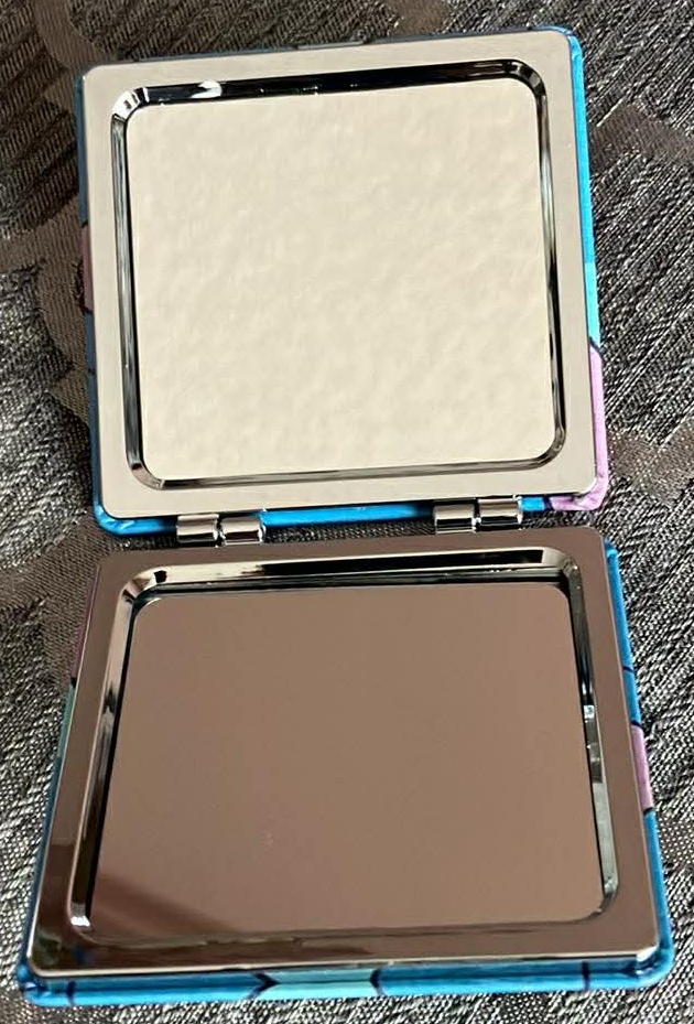 Disney Stitch Puppy Eyes Compact Pocket Makeup Mirror (New) - photo 2