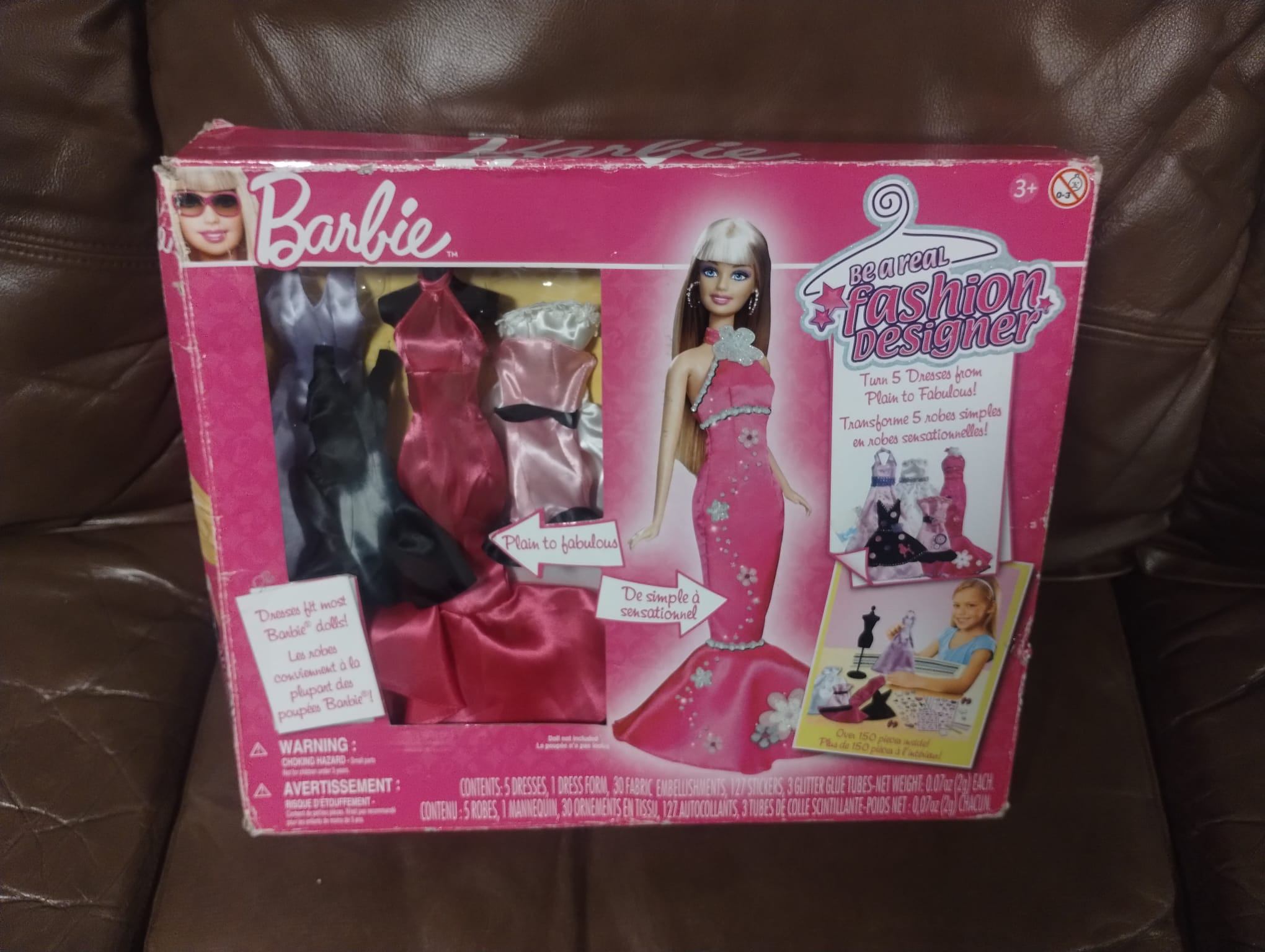 Mattel 2010 Barbie "Be A Real Fashion Designer" 5 Dresses