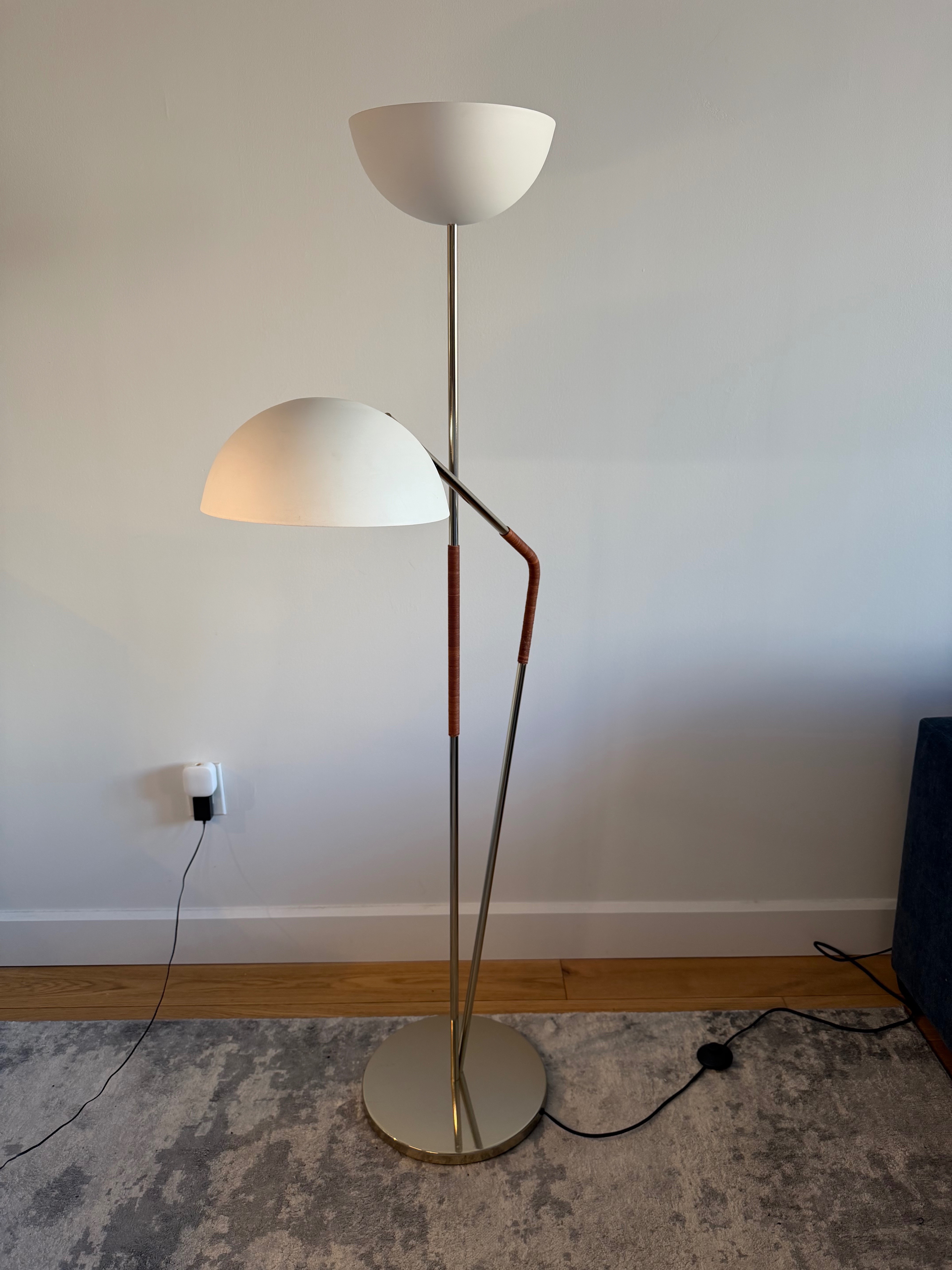 CB2 Pavo Brass Double Floor Lamp – Designer Lighting - photo 4