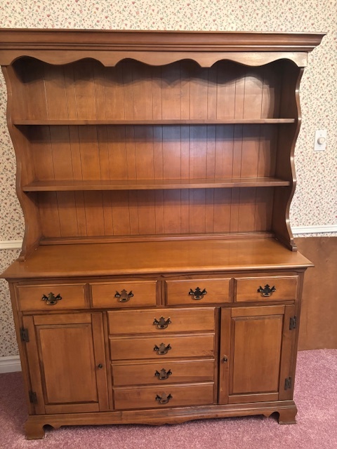 Solid Maple Colonial Dining Hutch & Buffet – Two Piece