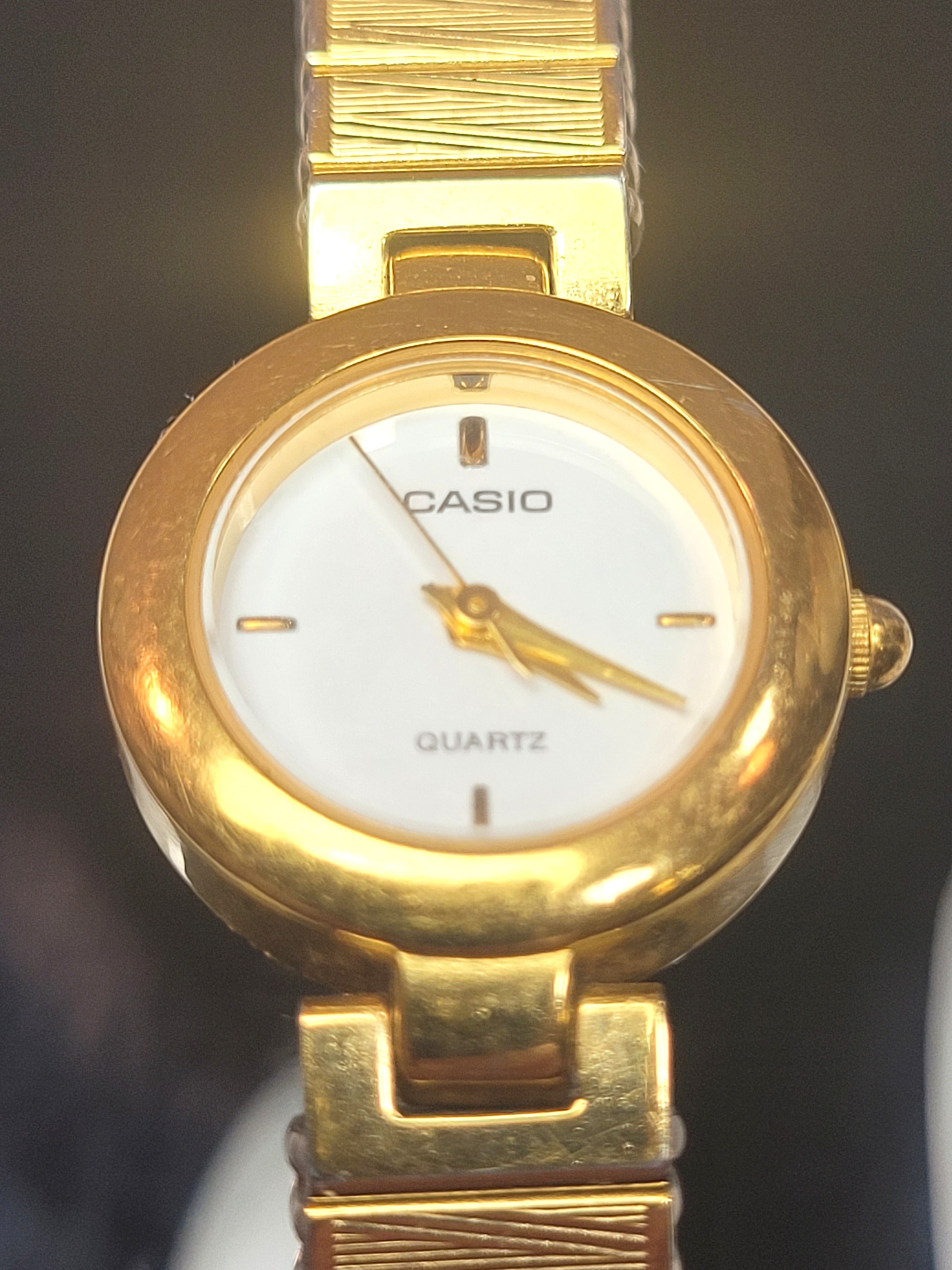 Casio LTP-2019 Gold Tone Ladies Watch New Battery 9mm Band Width - photo 2