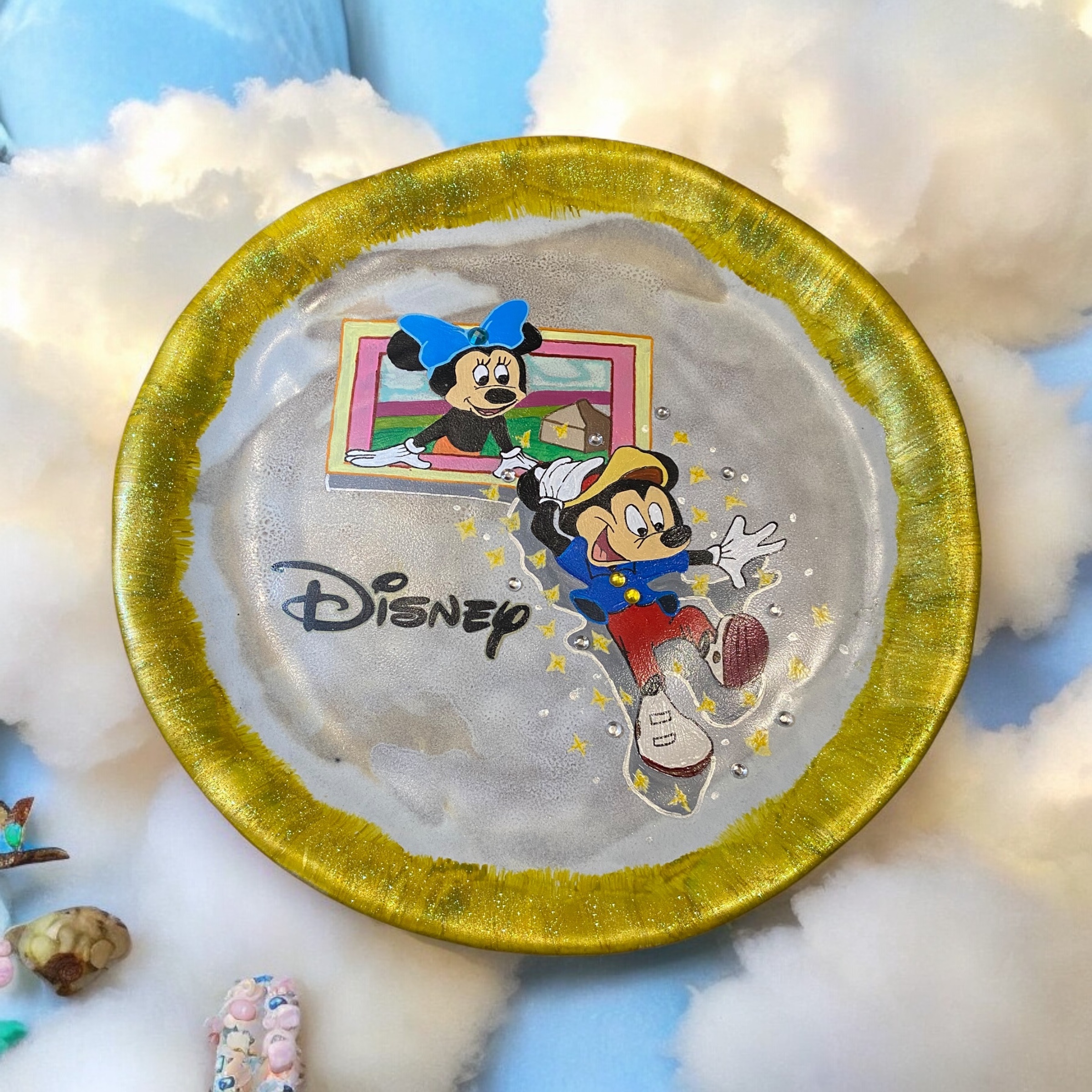 Hand Painted Disney Decorative Plate - Mickey and Minnie - photo 3