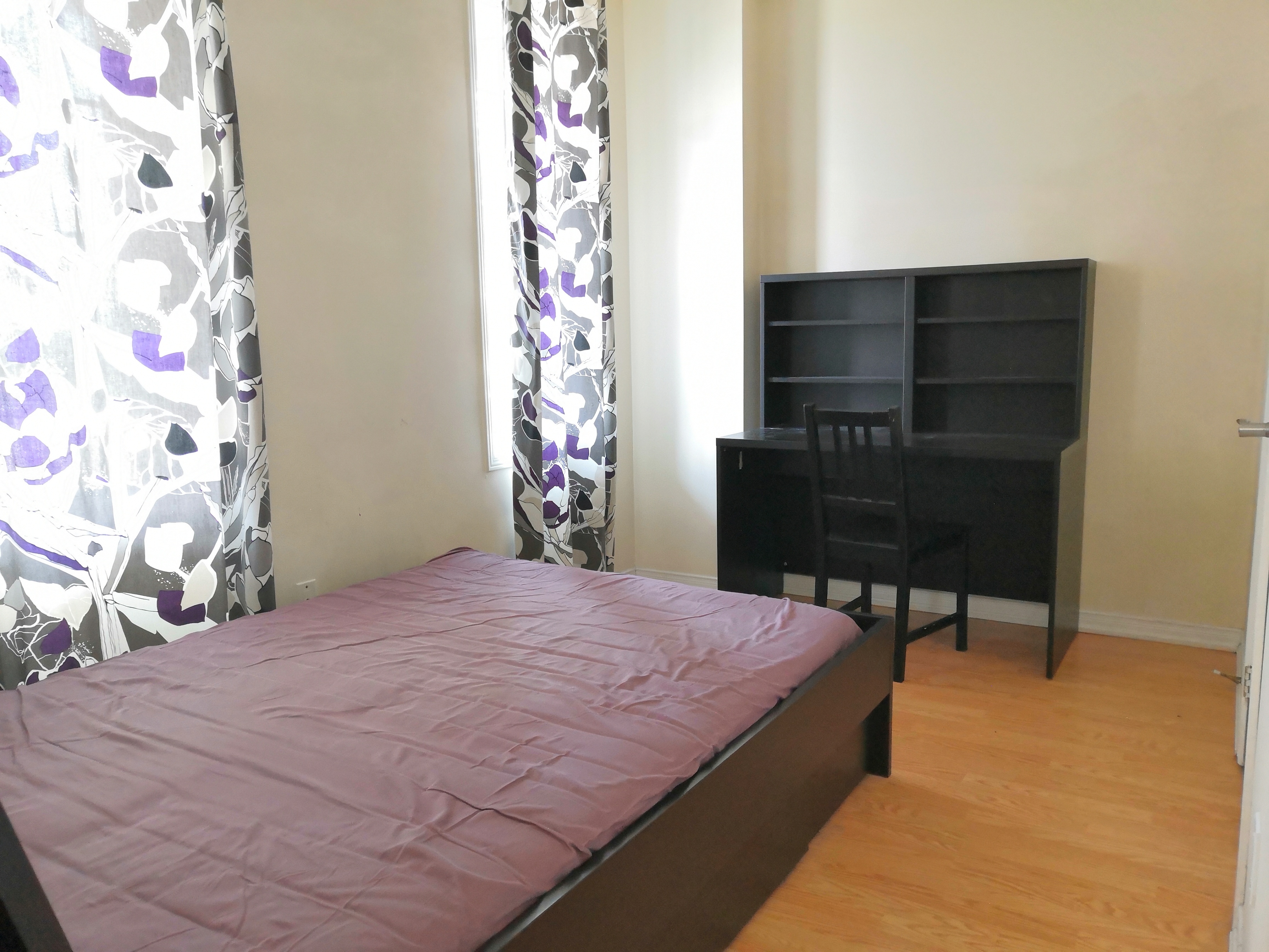 bedroom with private washroom $750 all include near York Uni. - photo 2