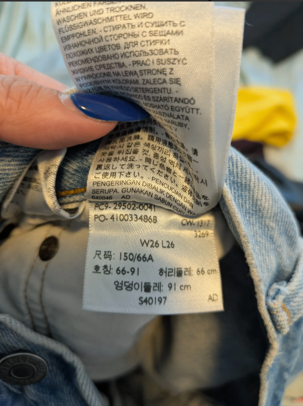 Levi's Mom Jeans - Size 26 - photo 3