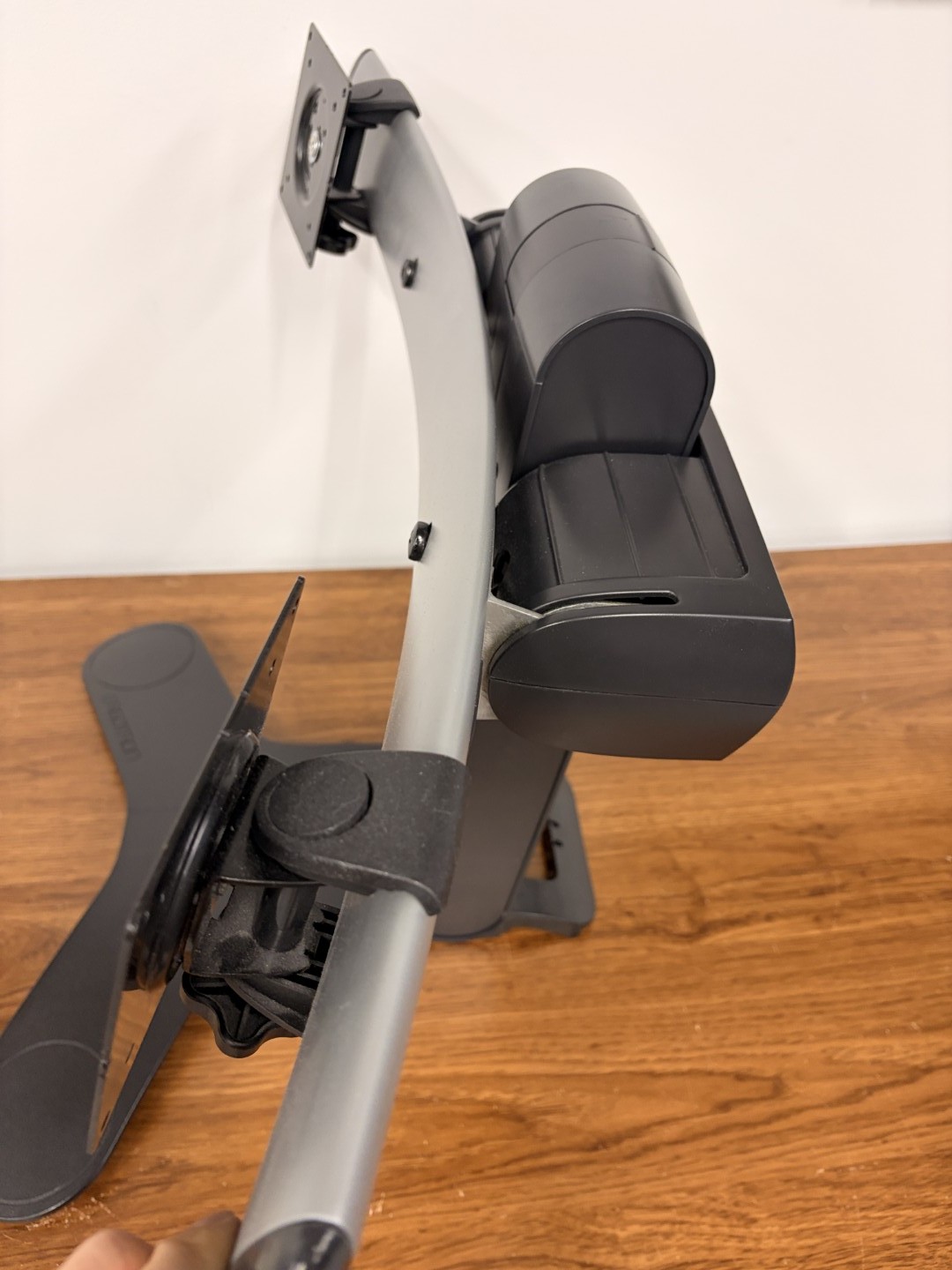 Ergonomic duo monitor stand for up to two 24 inch monitors - photo 3