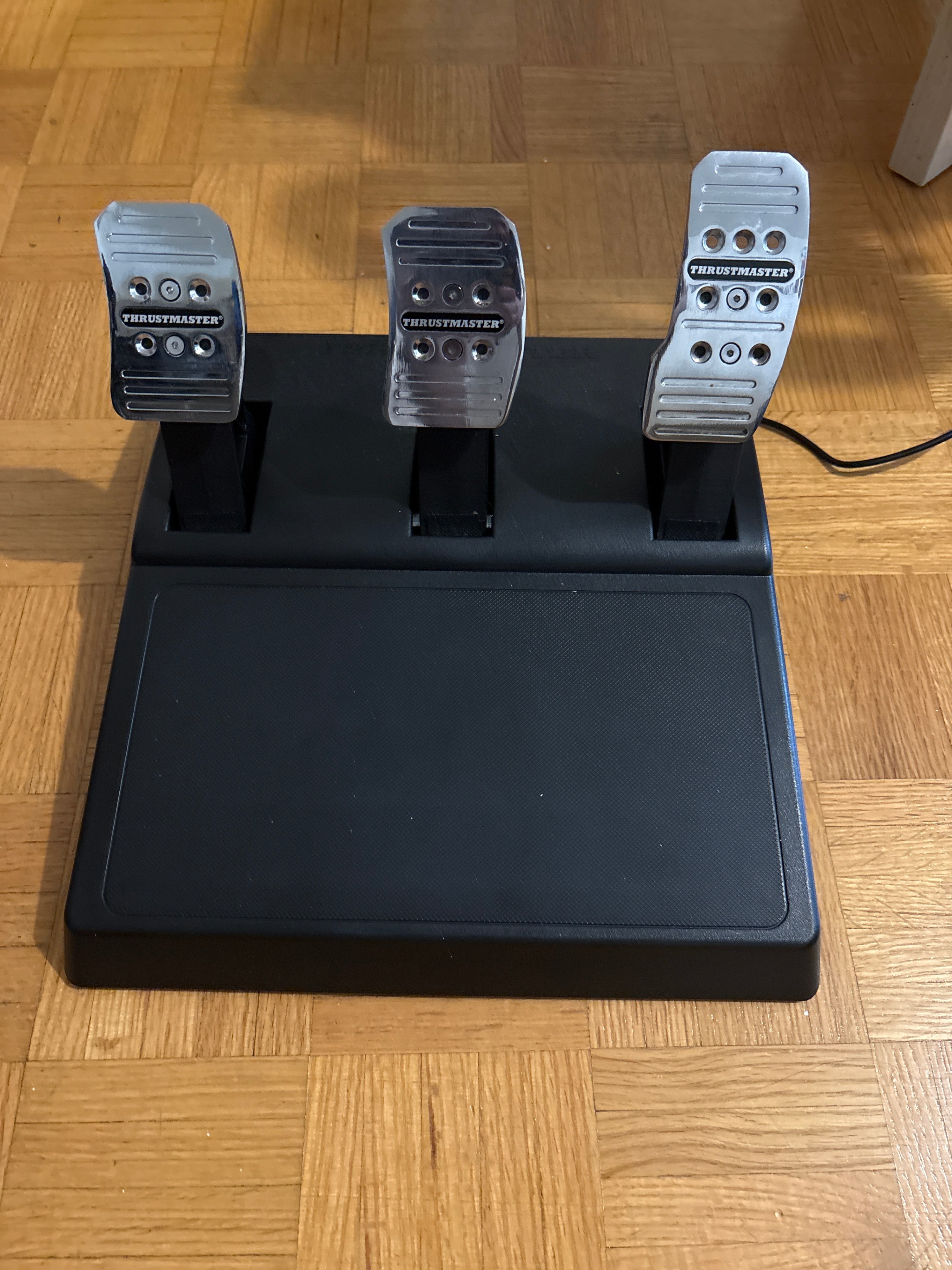 Thrustmaster TX Racing Wheel Leather Edition(Pedals/Brake Mod) - photo 3