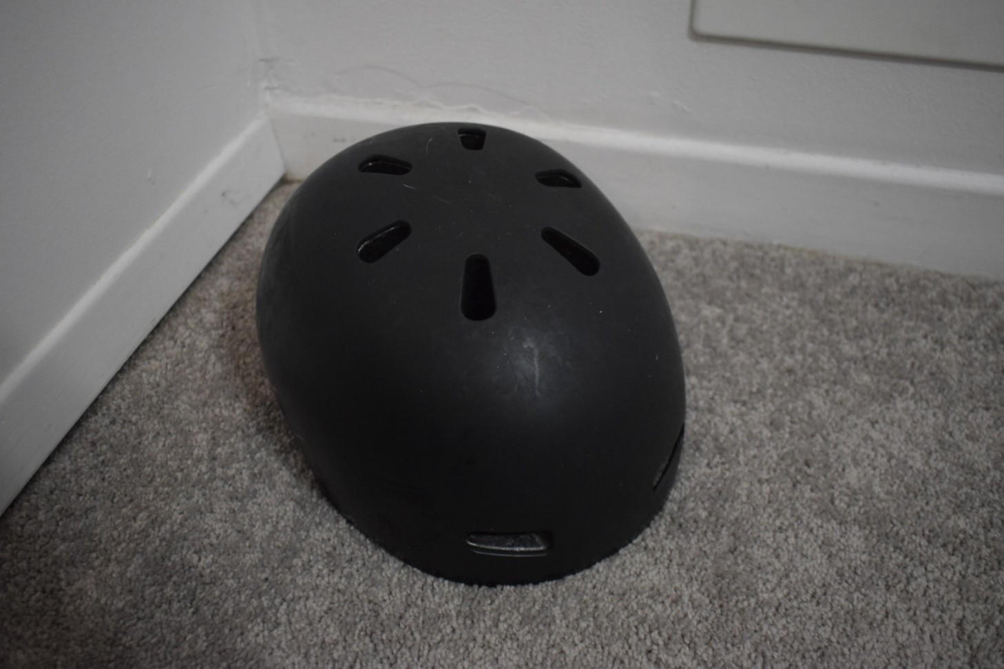 Capix Black Helmet_Adult