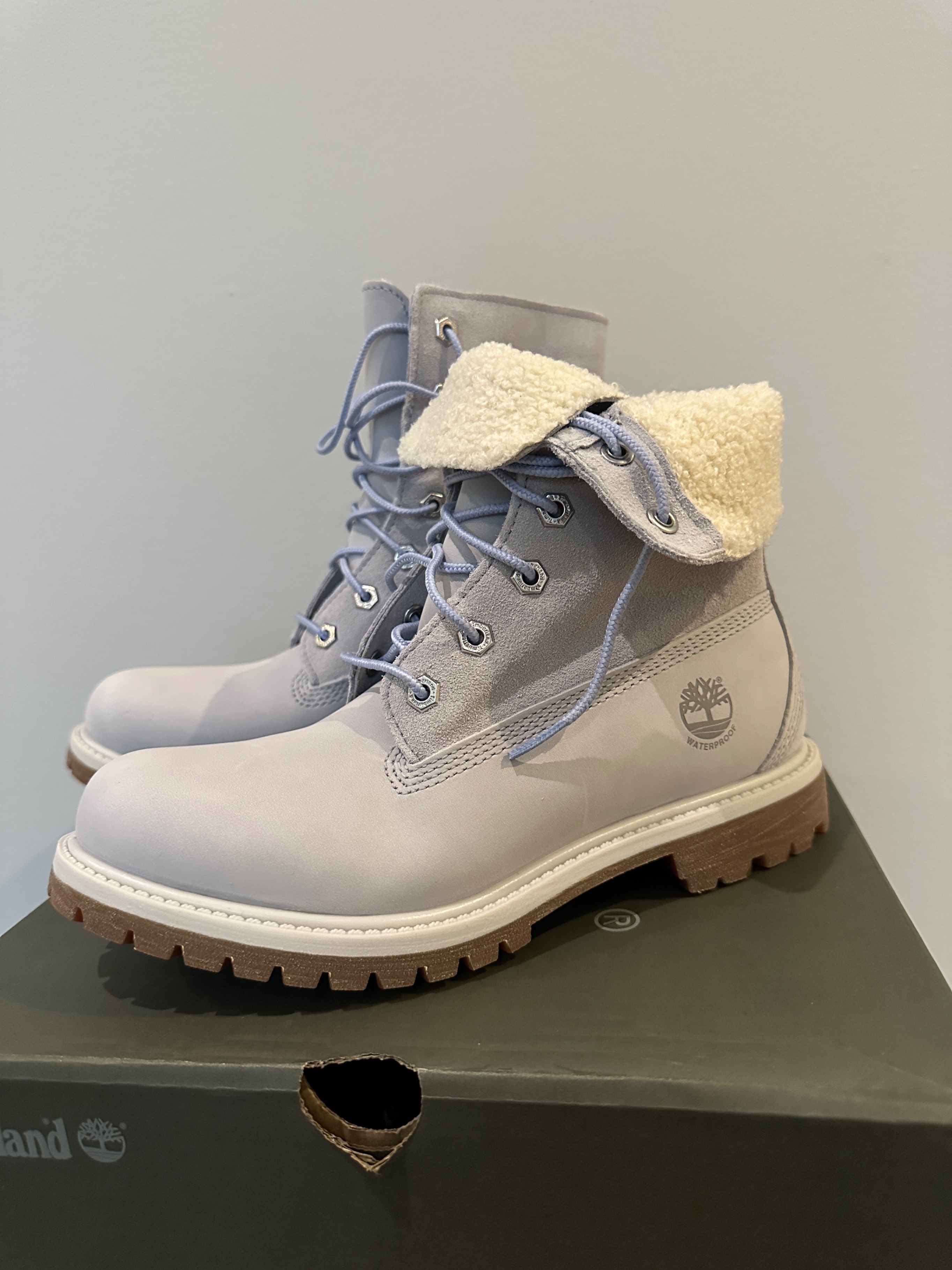 Women’s 6.5 Timberland Fold Down Boots - New - photo 2