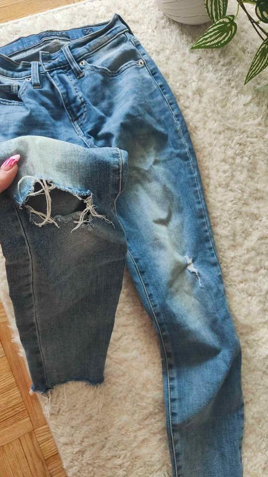 Lucky Brand Distressed Jeans - Size 0/25 - photo 3