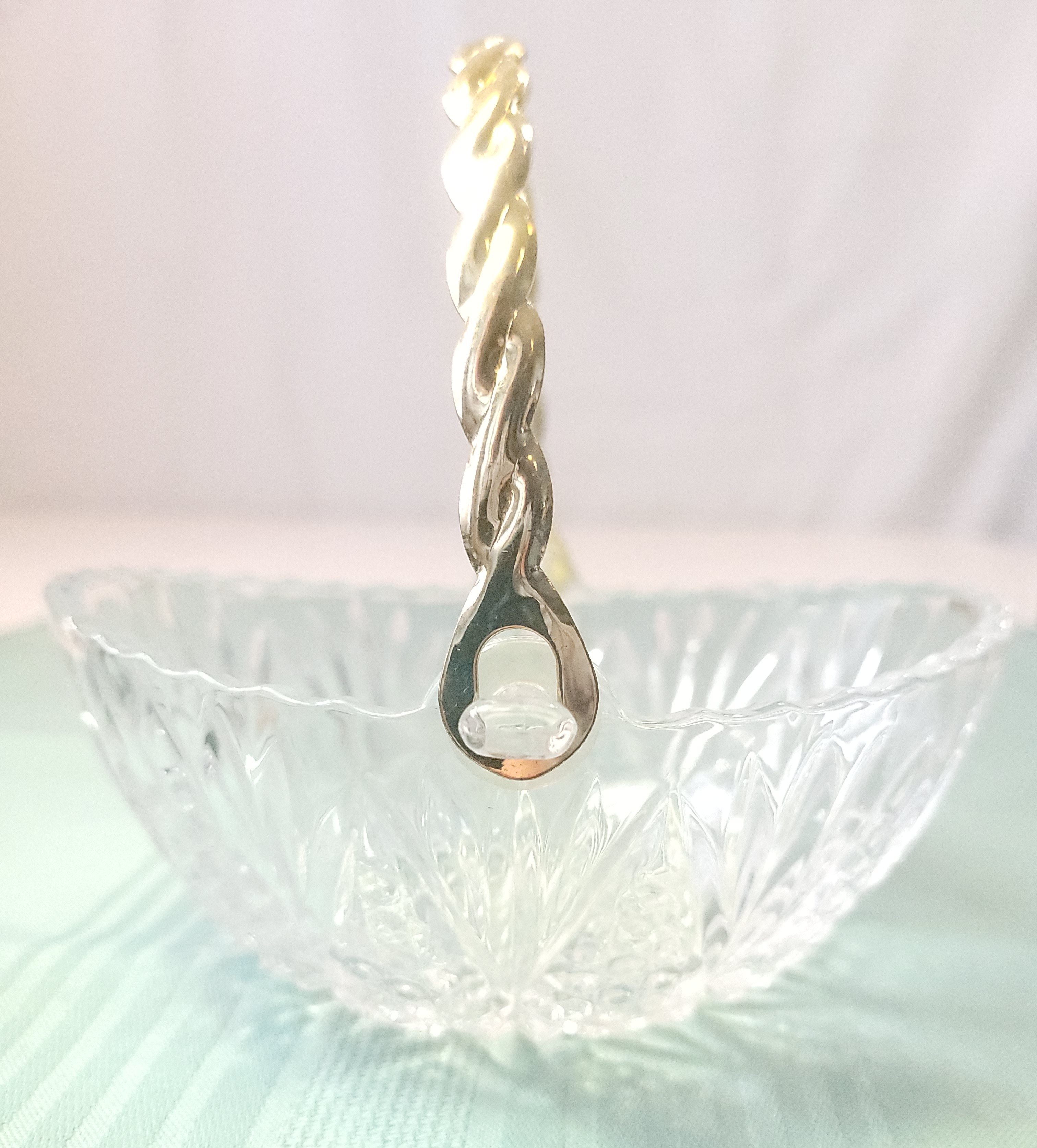 1982 West Germany 24% Lead Crystal Basket Gold Twisted Handle - photo 4