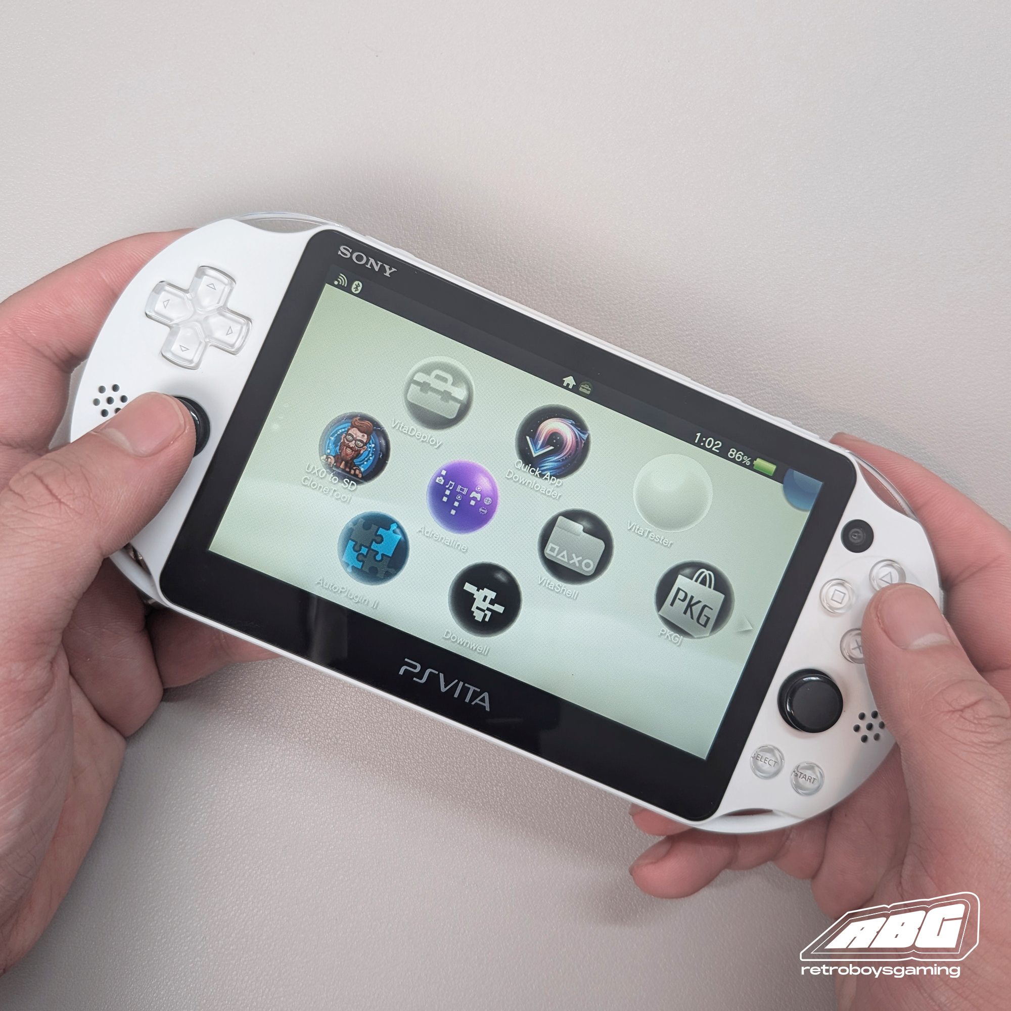 PSVita2000 in box modded - photo 3