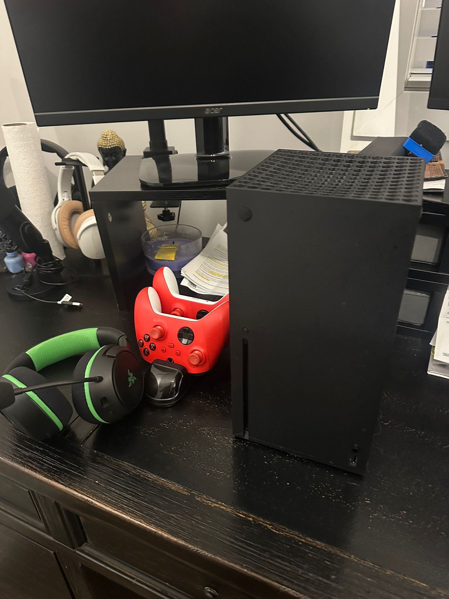 Xbox Series X 1TB Bundle – 2 Controllers + Razer Headset - photo 2