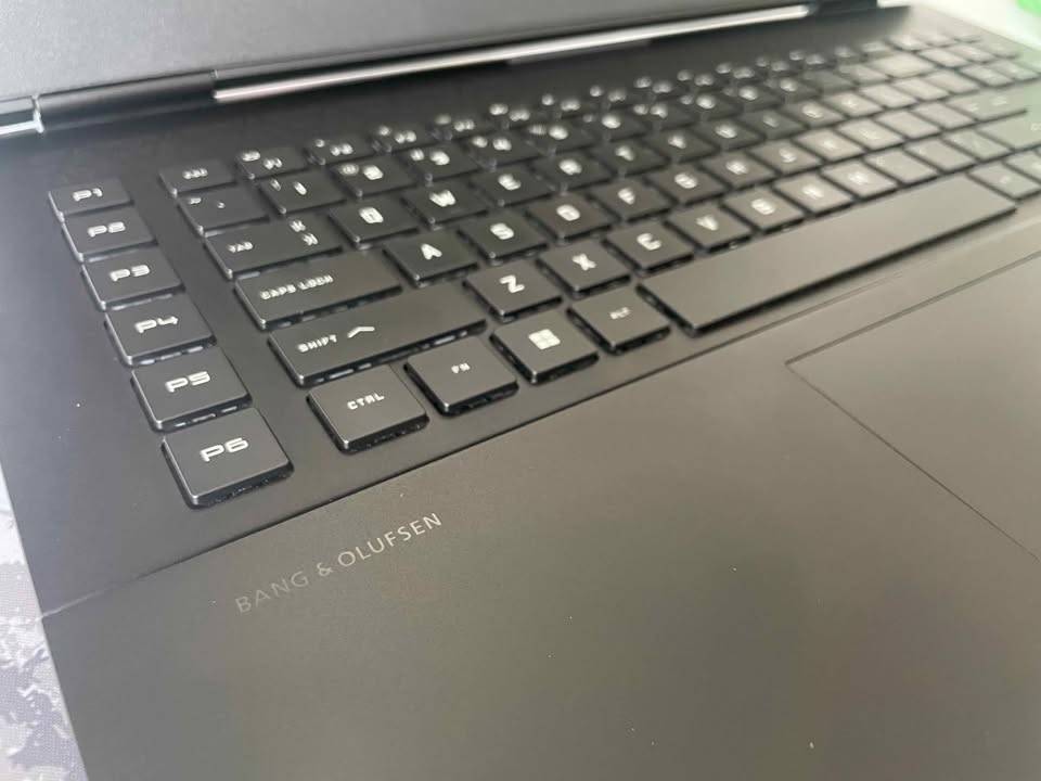 HP OMEN 17 Gaming Laptop – i7 12th Gen, RTX 3060 - photo 2