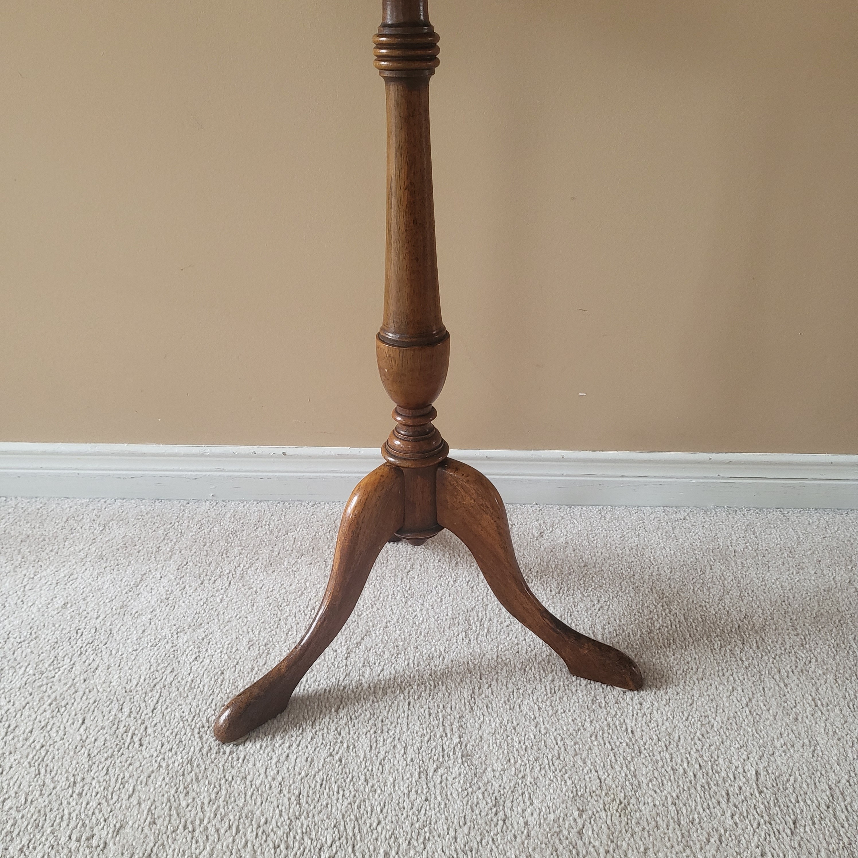 Solid Antique Wood Side Table - Great Condition - South Ajax - photo 3