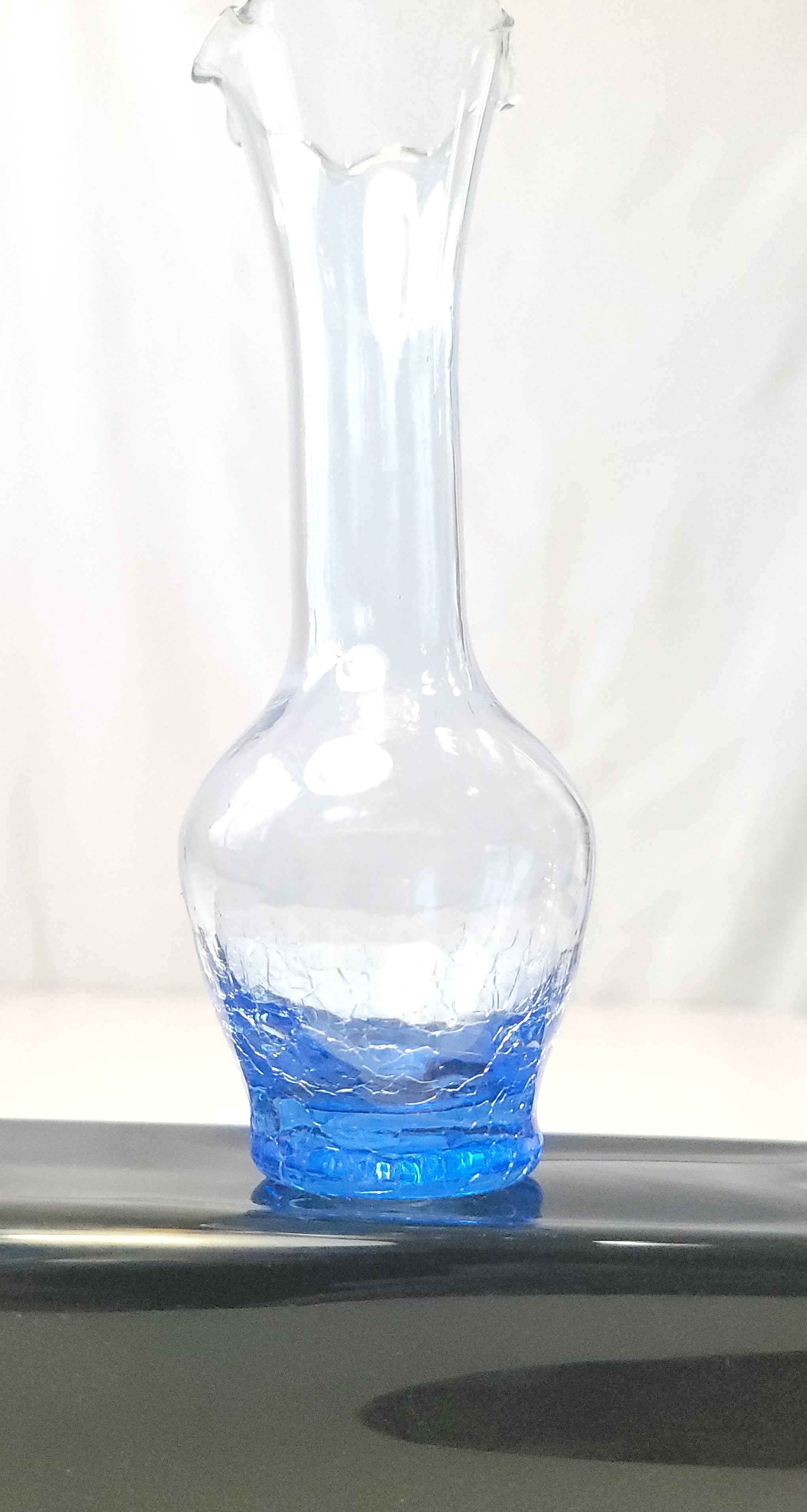 1960 Blue Crackle Glass Bud Vase 6" Ruffled Rim Hand Blown - photo 5