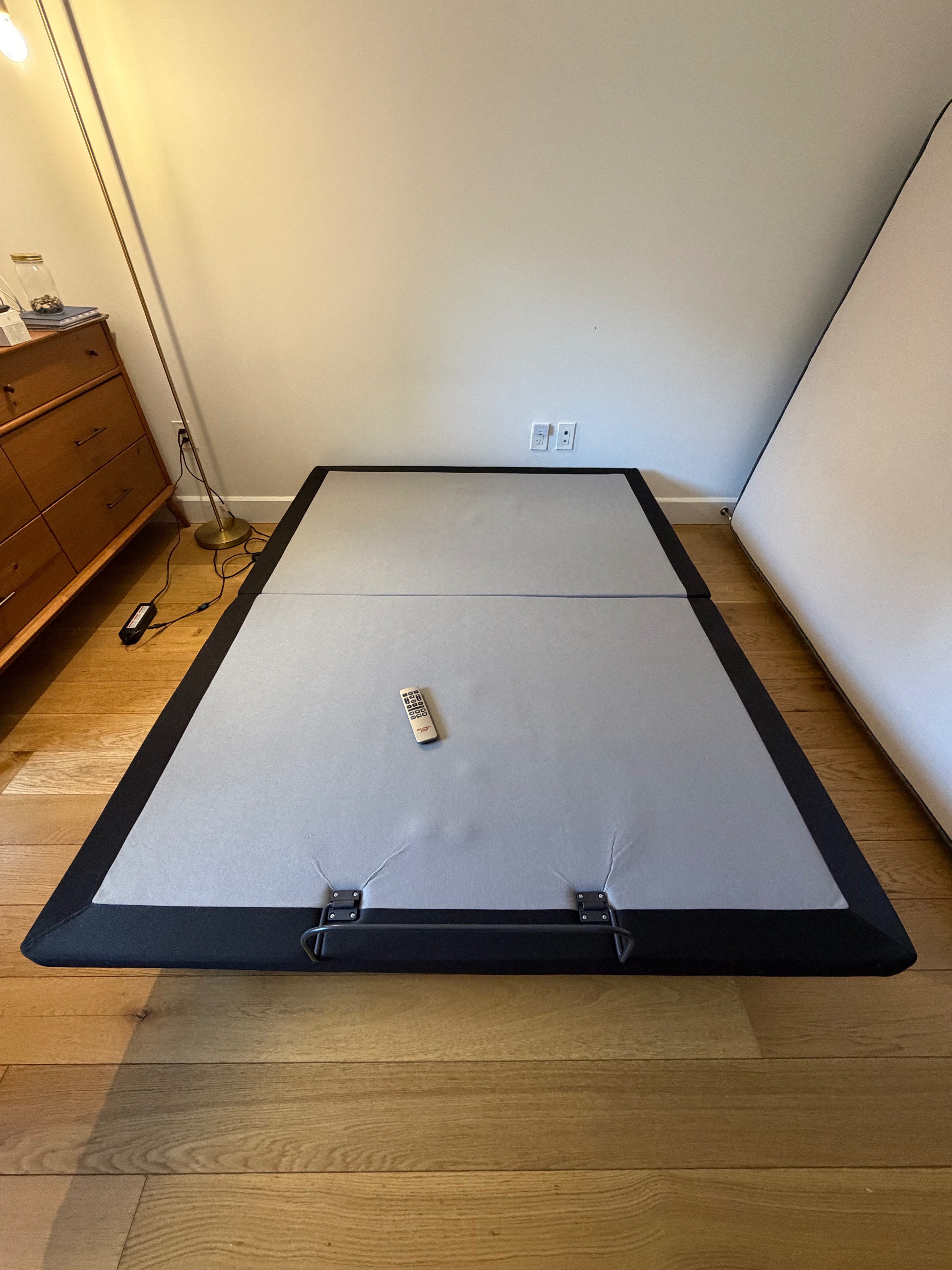 Adjustable Bed Base (Queen) – Enso w/ Remote - photo 4
