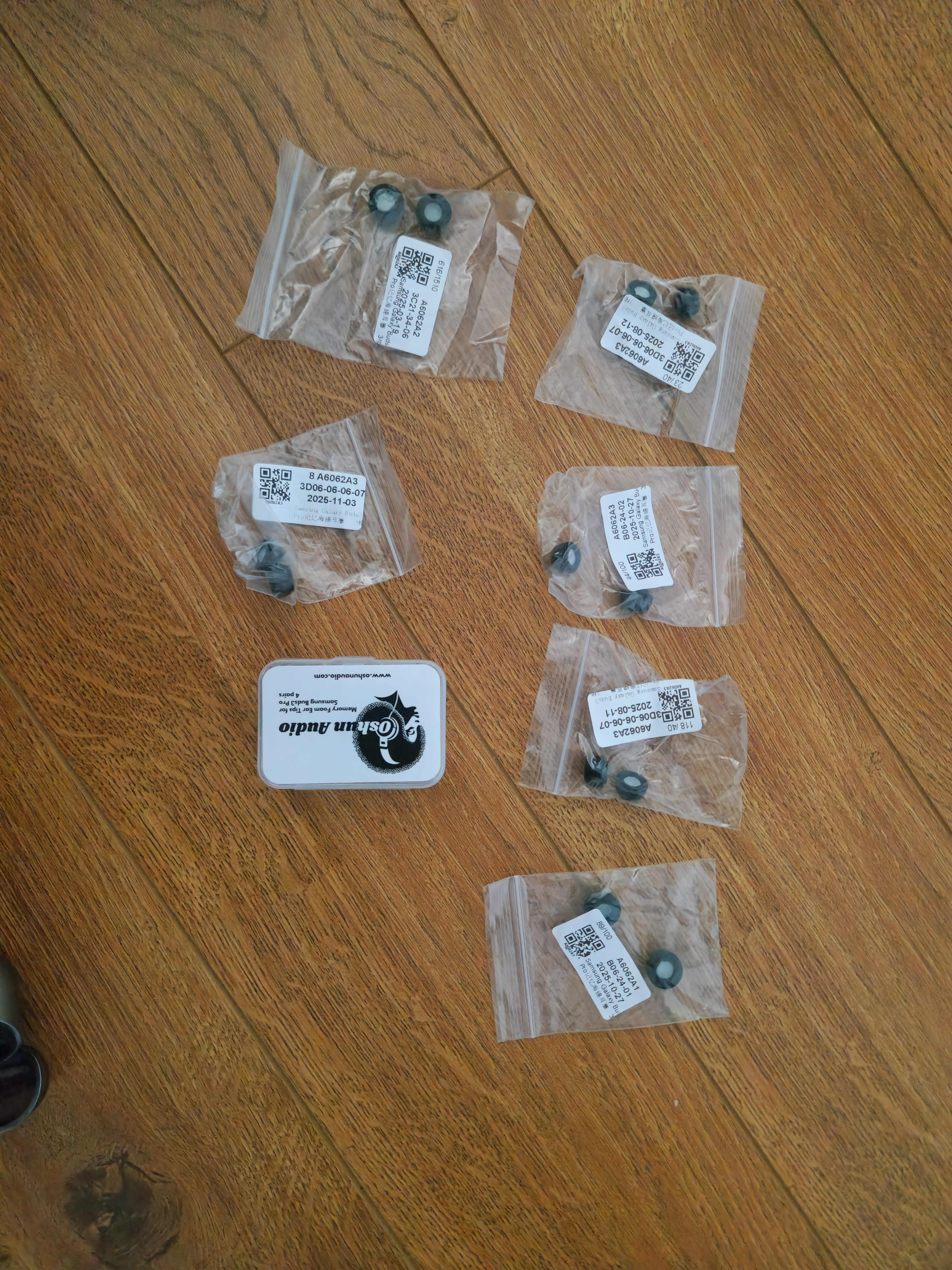 Samsung Galaxy Buds3 Pro - Like New! - photo 3