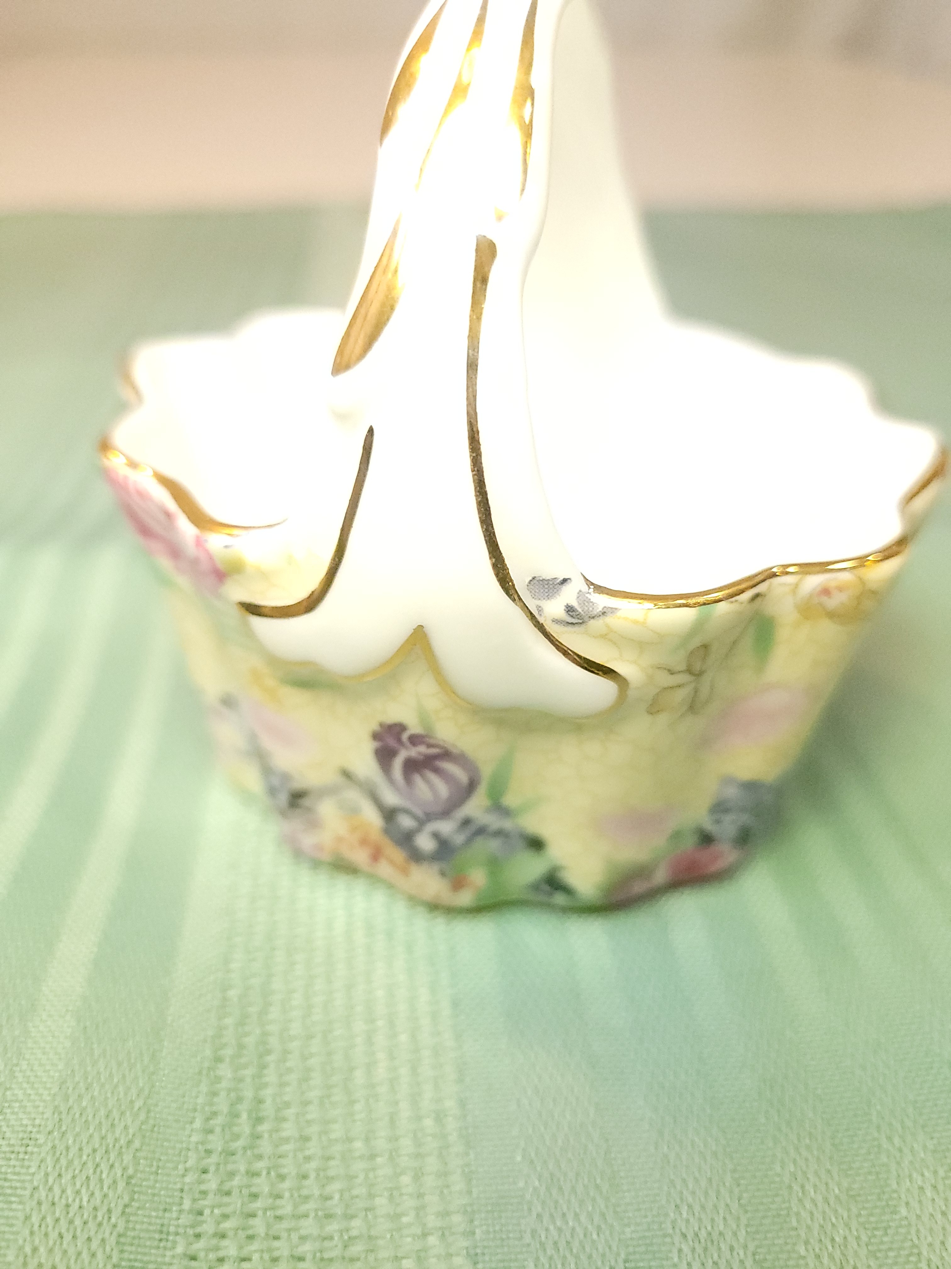 1950s Chintz Floral Basket Gold Gilt Bow Handle Rose 3" Scallope - photo 5