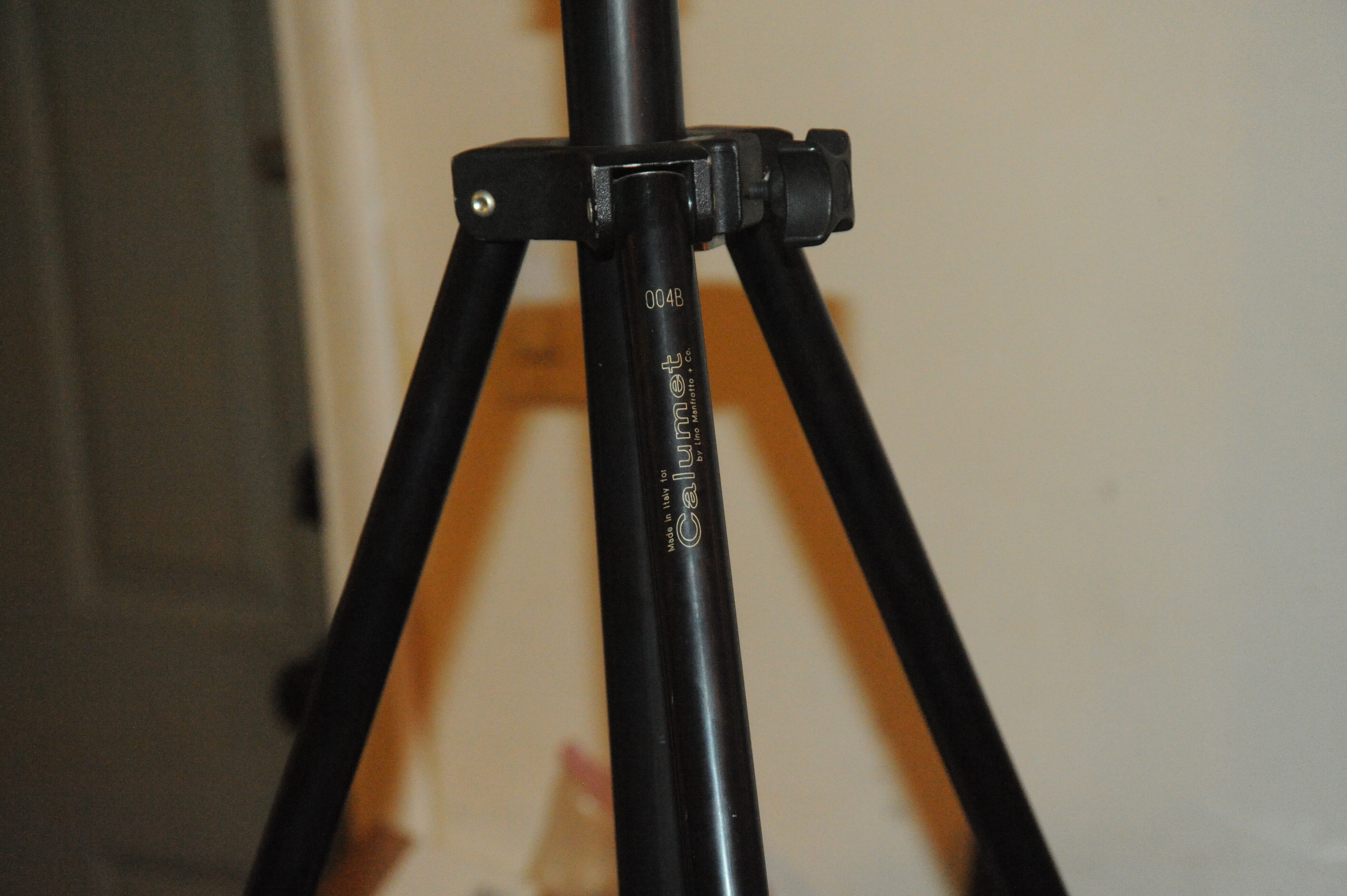 Calumet by Lino Manfrotto 004B Tripod - photo 3
