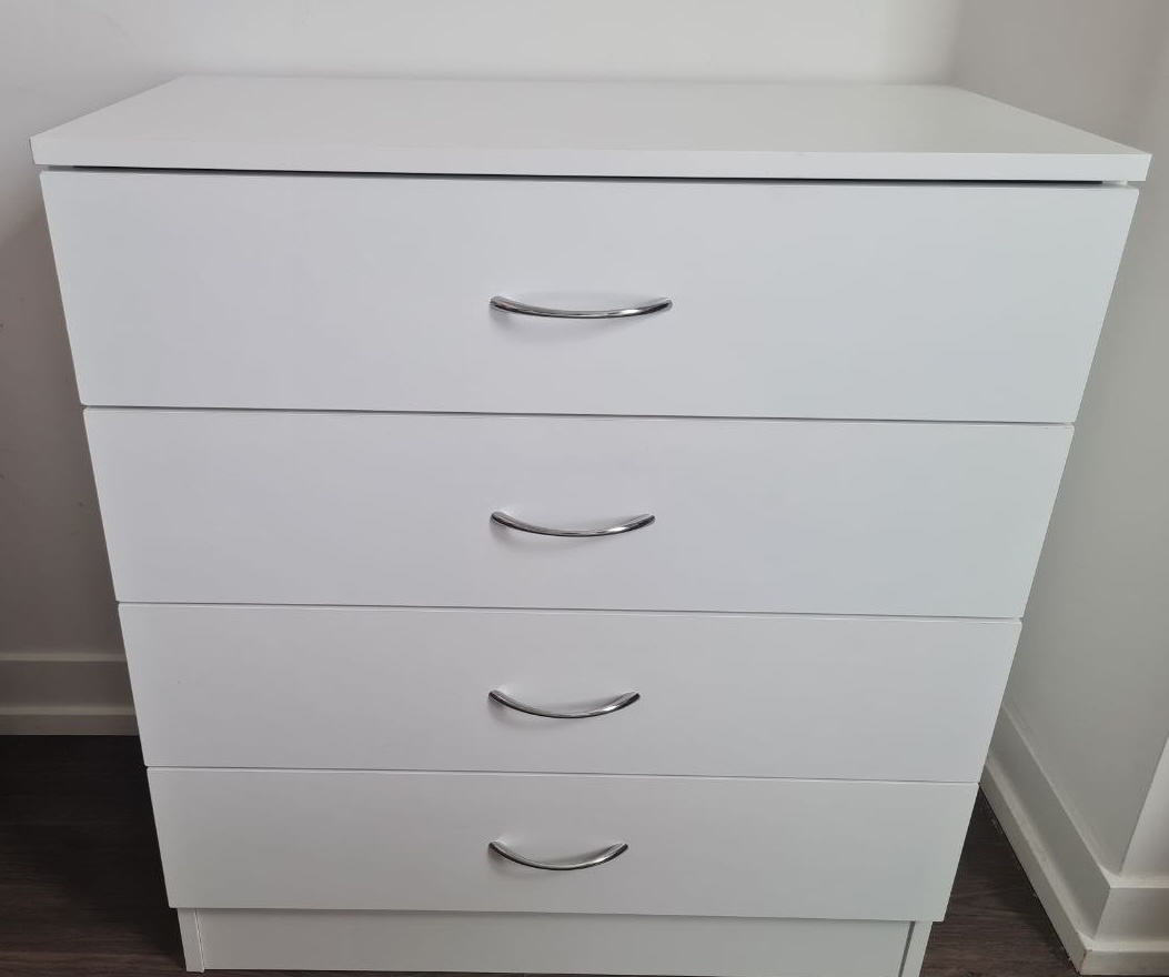 ️ Modern 4-Drawer Dresser, Clean & Compact Storage (Like New)