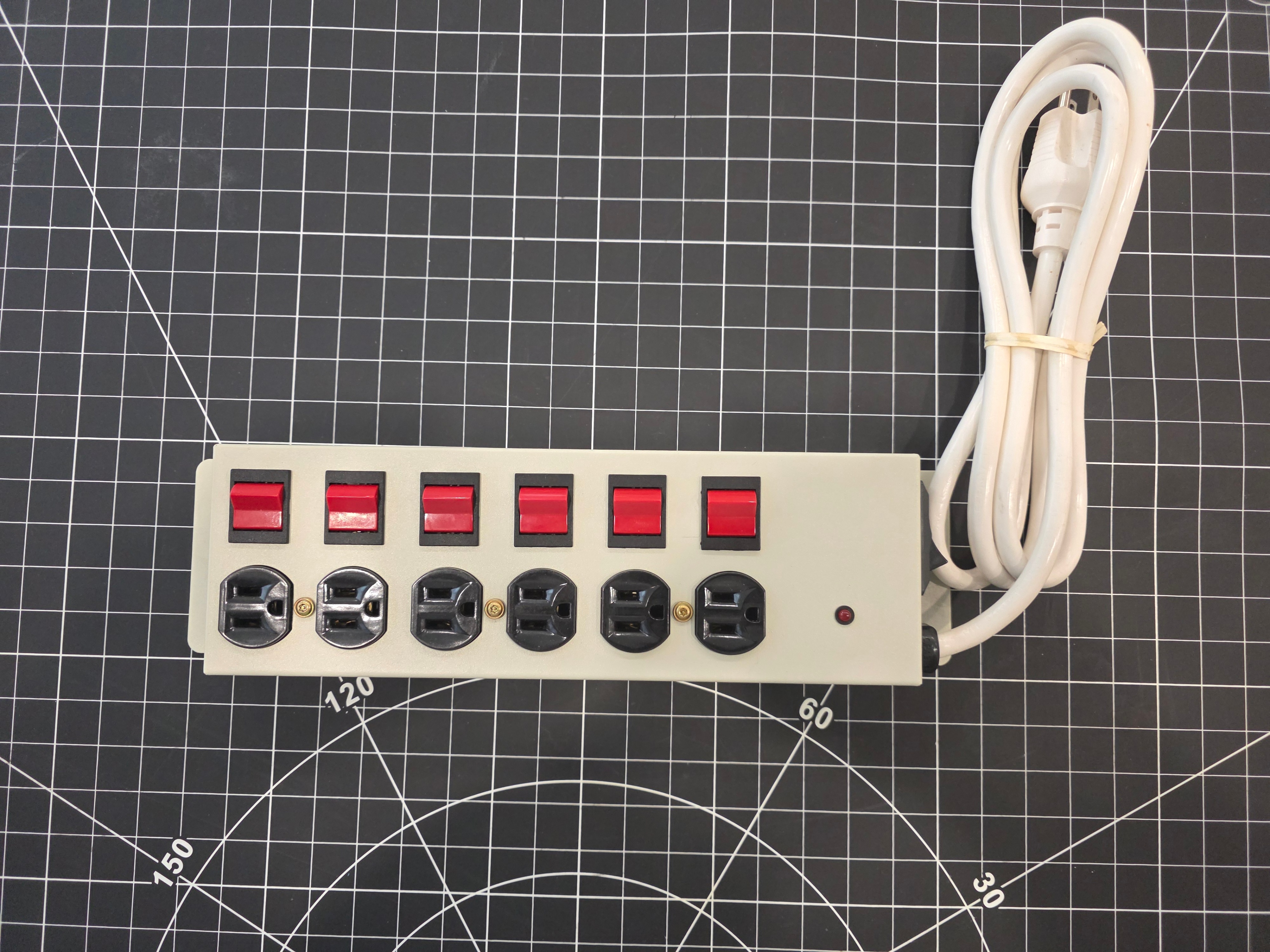 Intermatic 6‐Outlet Power Strip – Heavy‐Duty 15A - photo 2