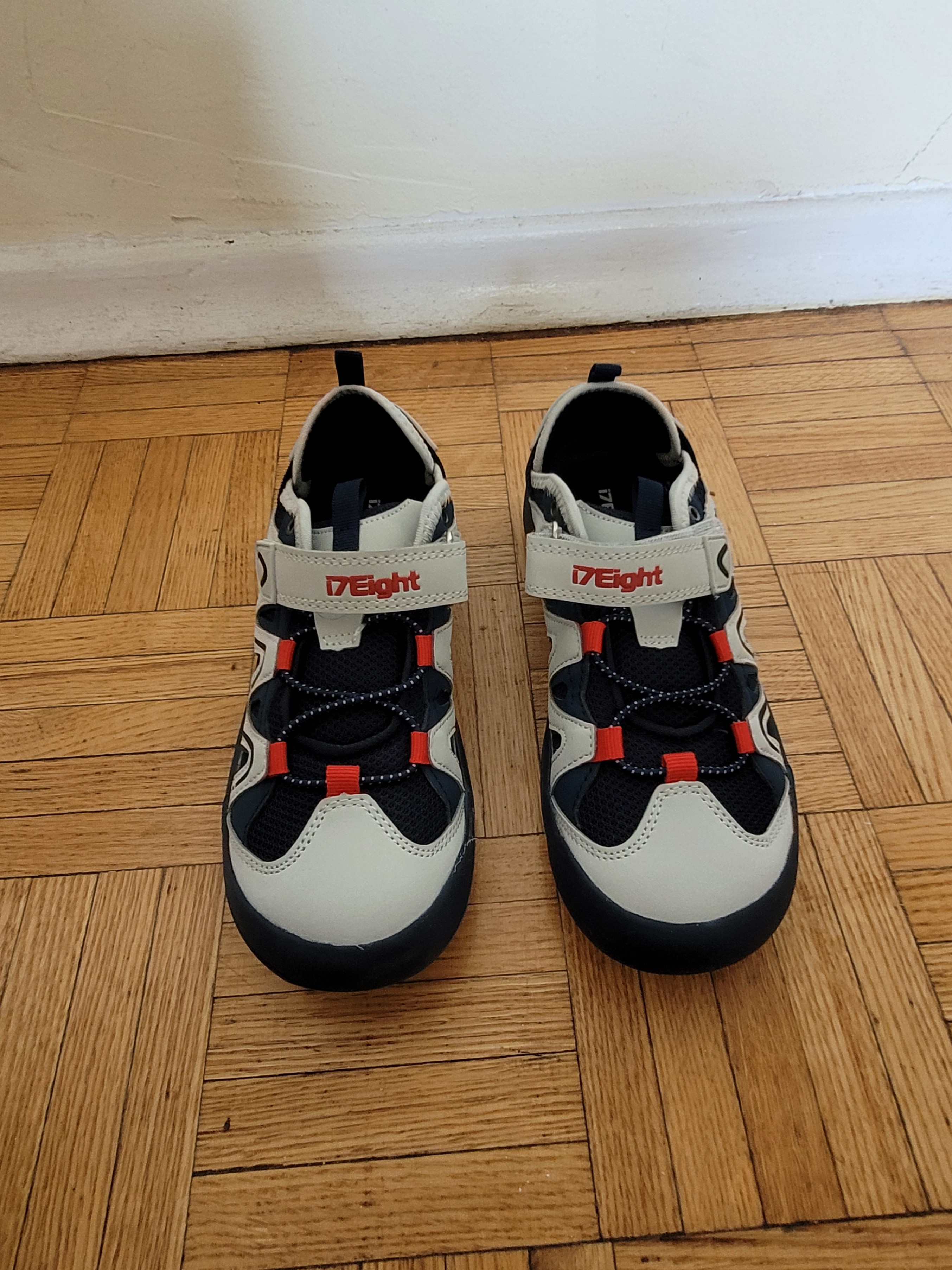 i7Eight kids shoes (new and unused)
