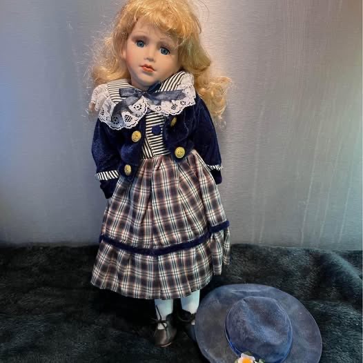 Vintage Style Porcelain Doll – Blonde Hair