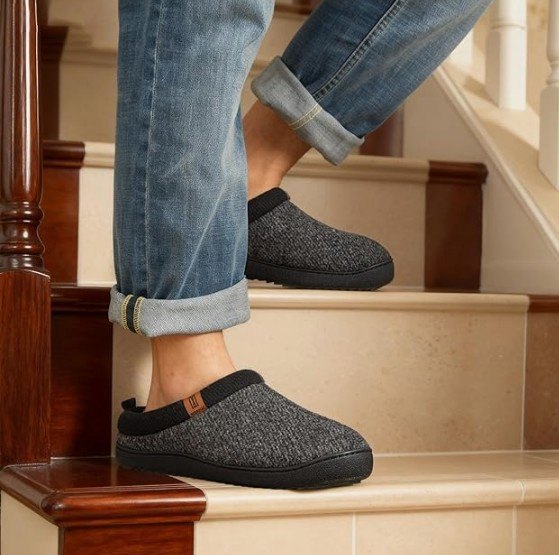 (US 10-11) MERRIMAC Men's Slip-on Slippers Comfy Memory Foam - photo 2