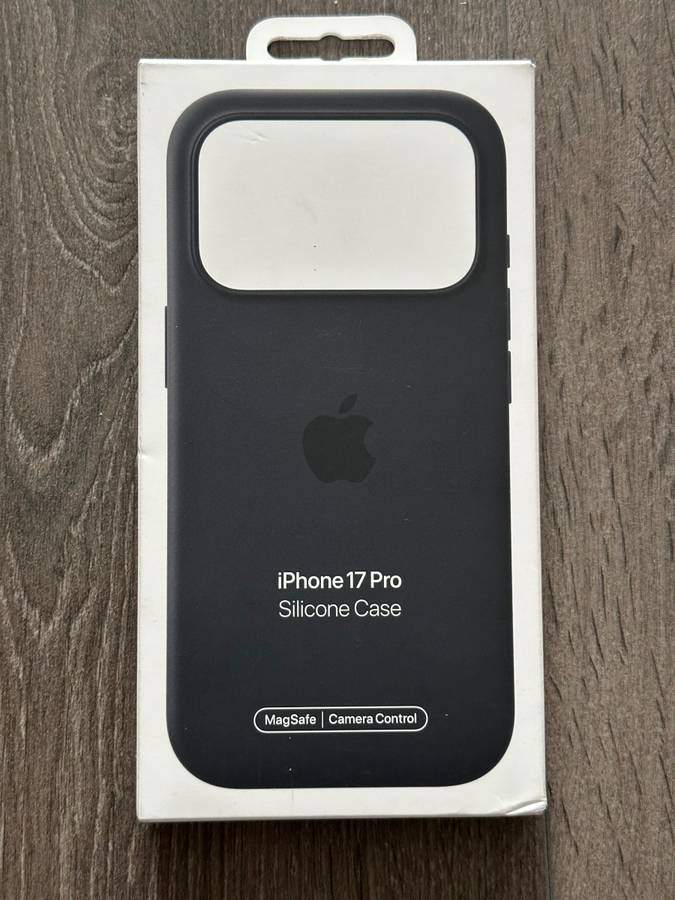 Apple iPhone 17 Pro Silicone Case with MagSafe – Black