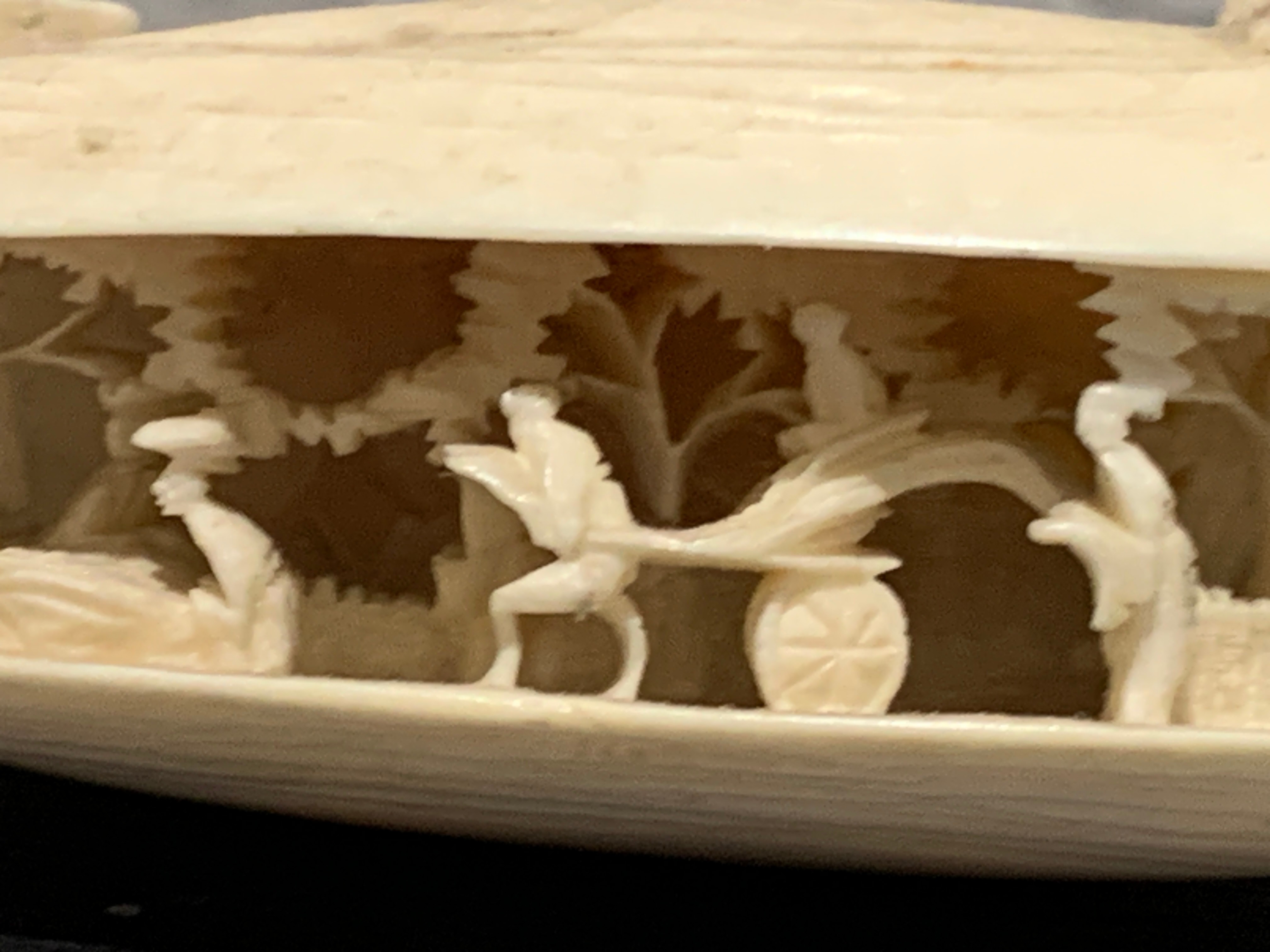 Vintage Chinese Canton Carved Ivory Clam Shell - photo 4