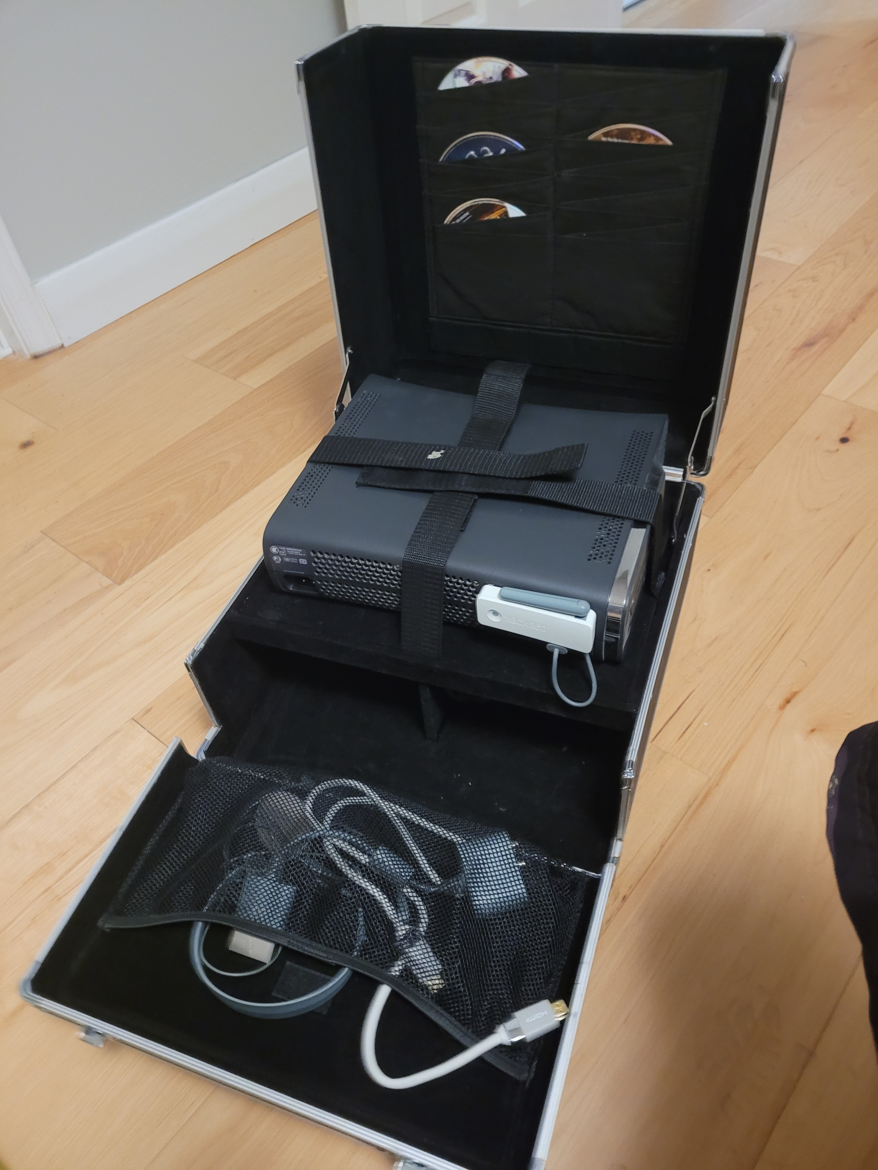 XBOX360 Bundle with games (for parts) - photo 2
