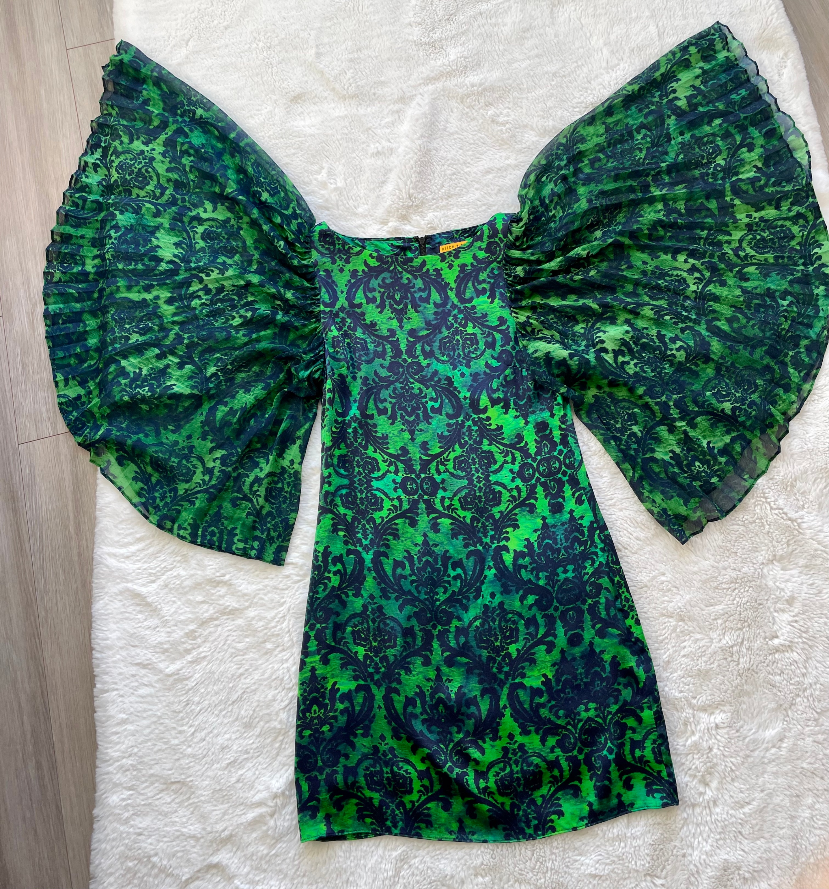 Alice Olivia Silk Statement Sleeve Dress – XS – Good Condition - photo 3