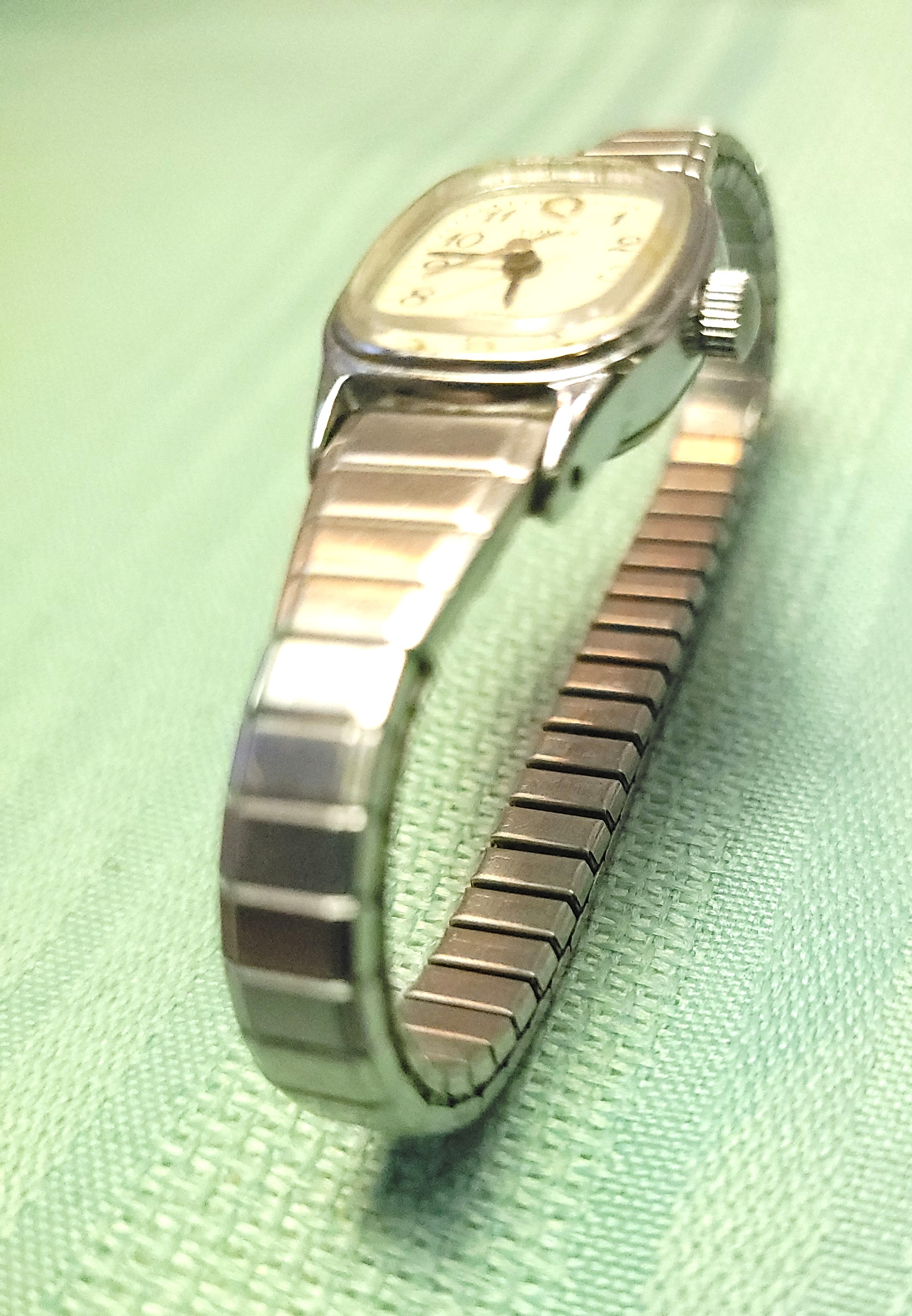 1980s Timex Q Ladies Watch Silver Tone Expansion Band New Batt. - photo 4