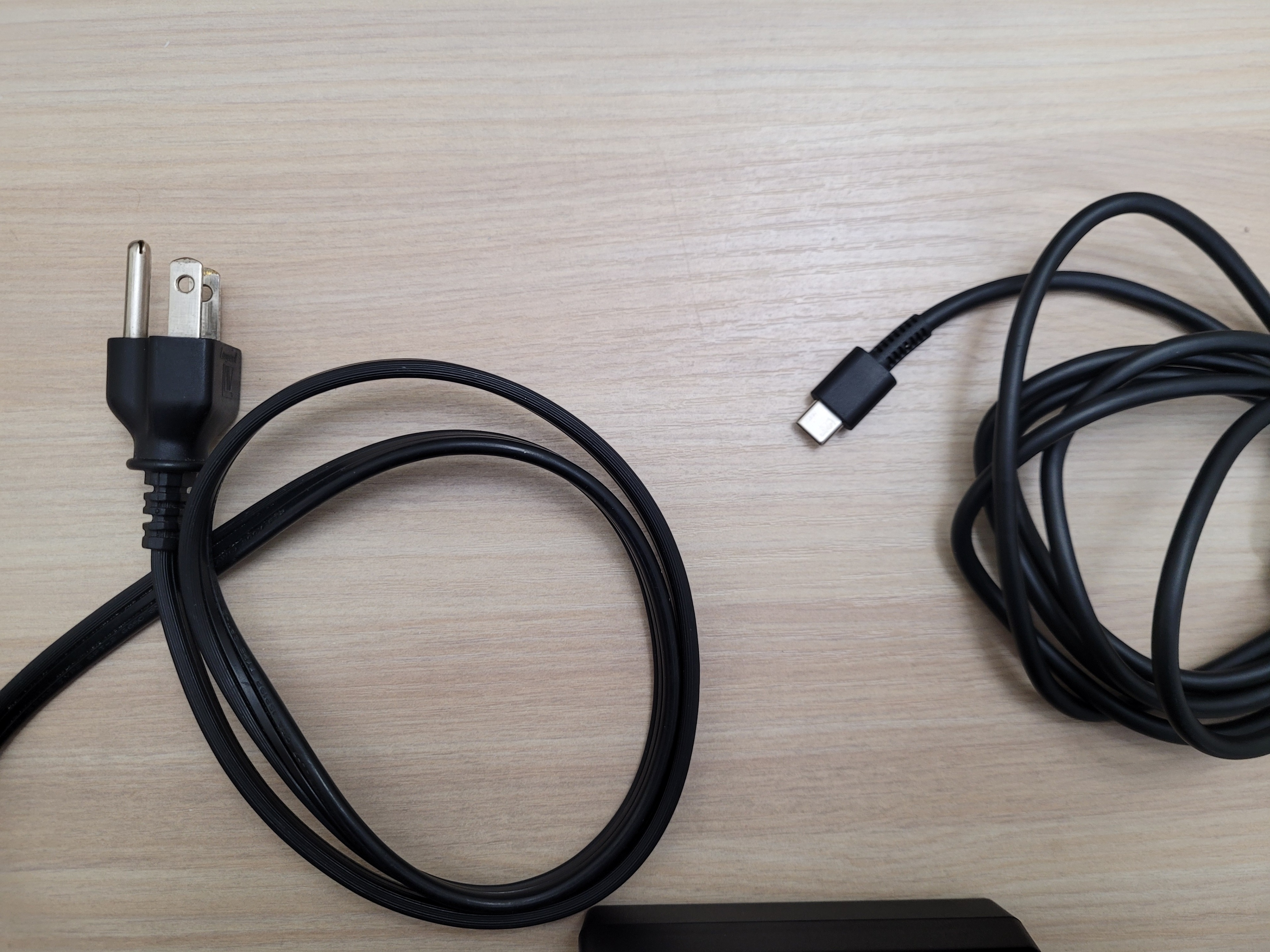 Original HP Adaptor 65W - Type C / Adaptateur HP 65W - Type C - photo 2