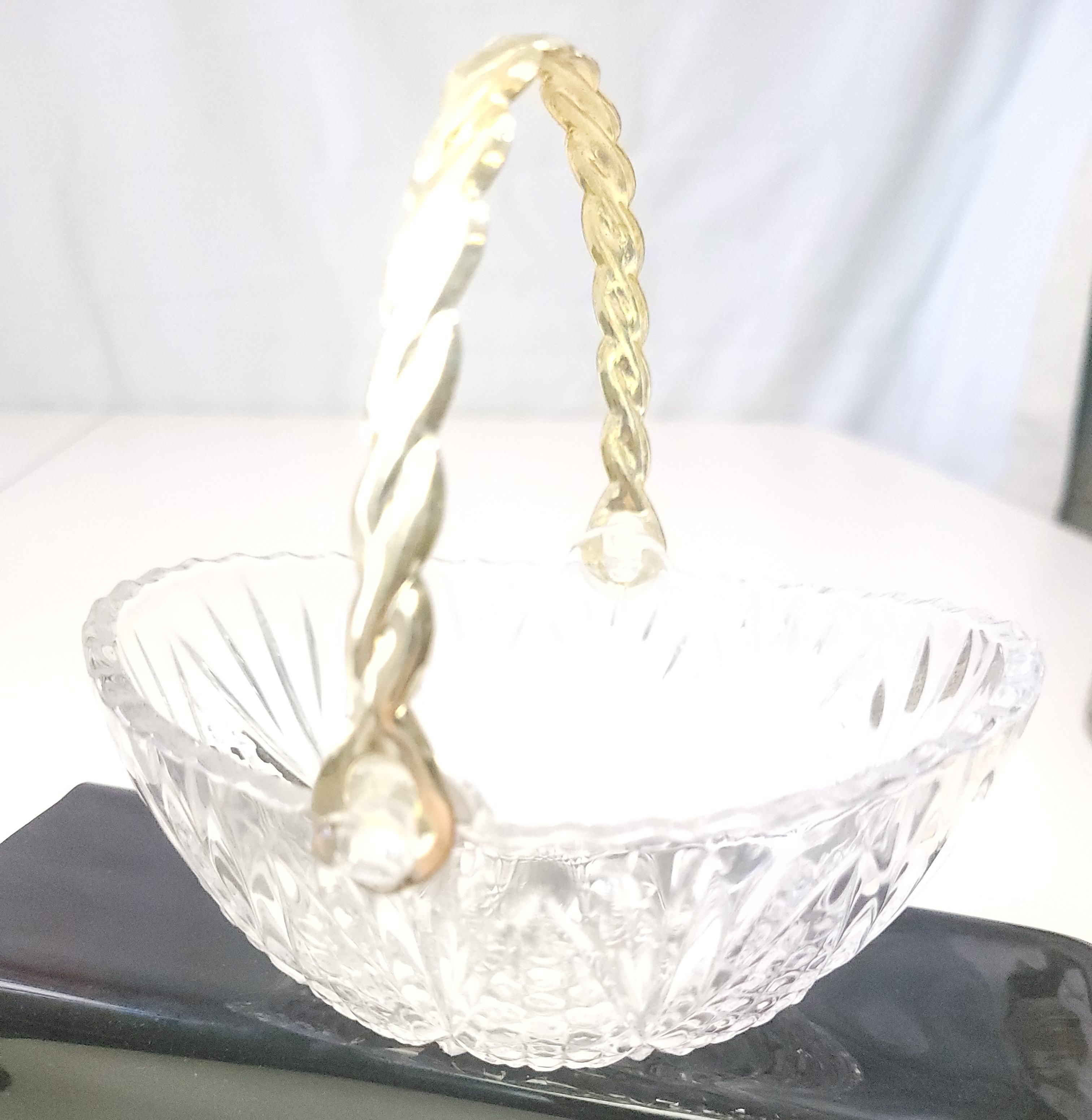 1982 West Germany 24% Lead Crystal Basket Gold Twisted Handle - photo 5