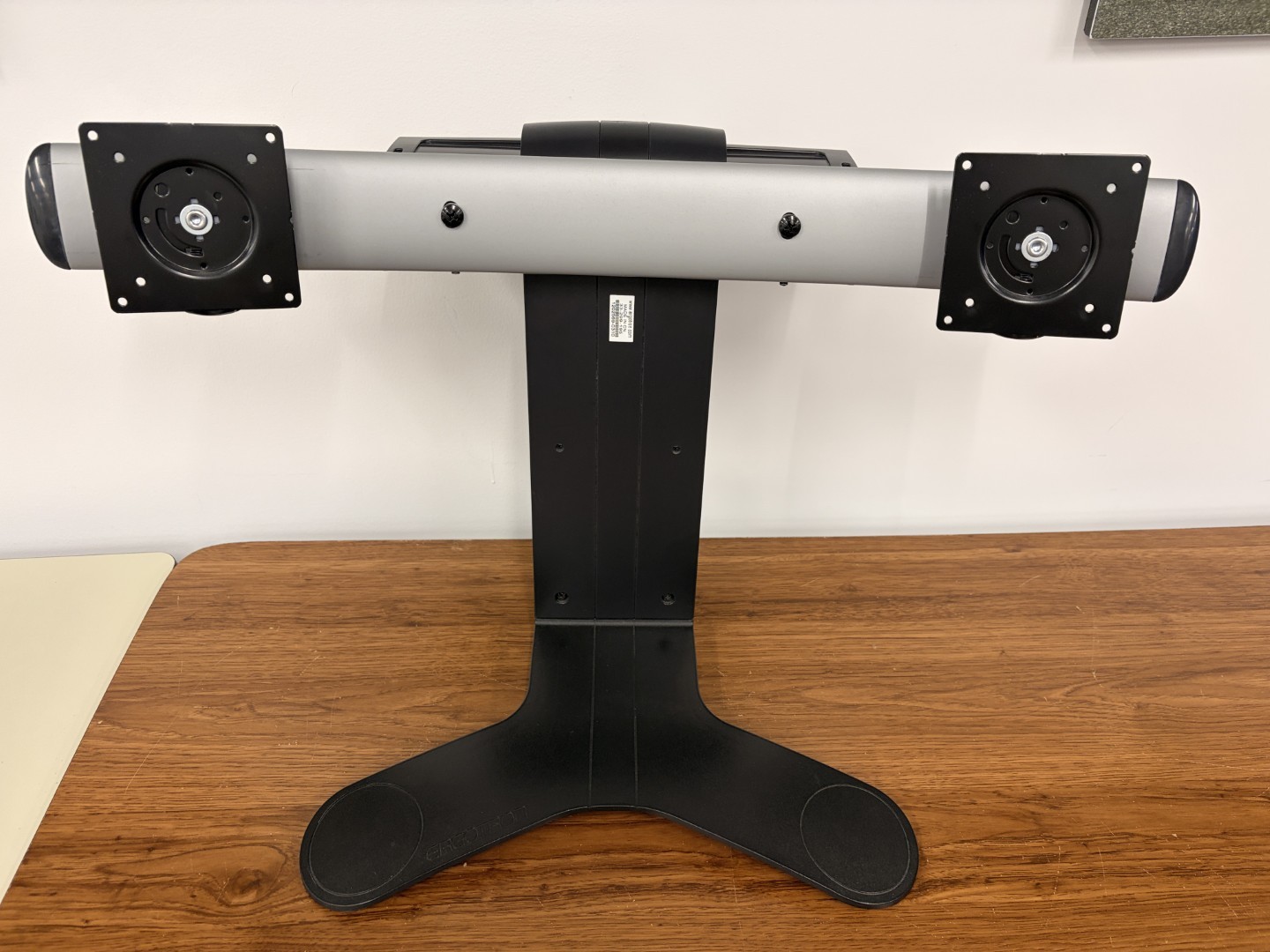 Ergonomic duo monitor stand for up to two 24 inch monitors - photo 2
